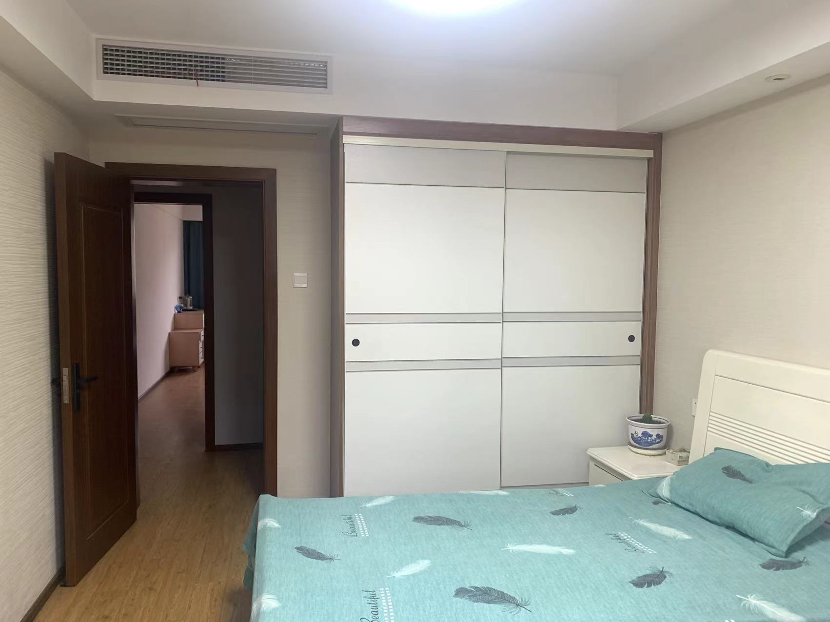 滨河东城 4室2厅卫 158m&sup2;