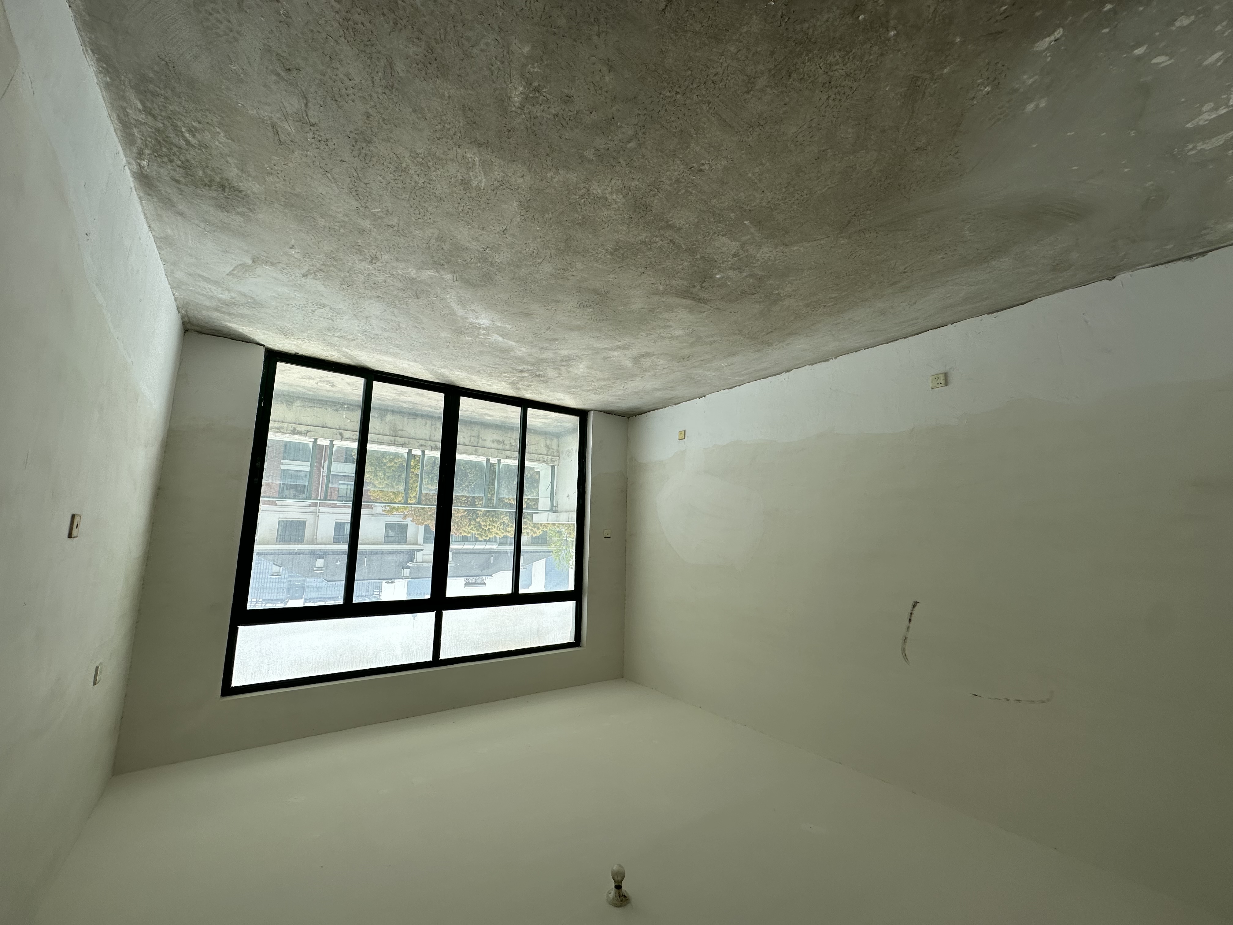 凤凰莱茵苑 3室2厅3卫 190.28m&sup2;