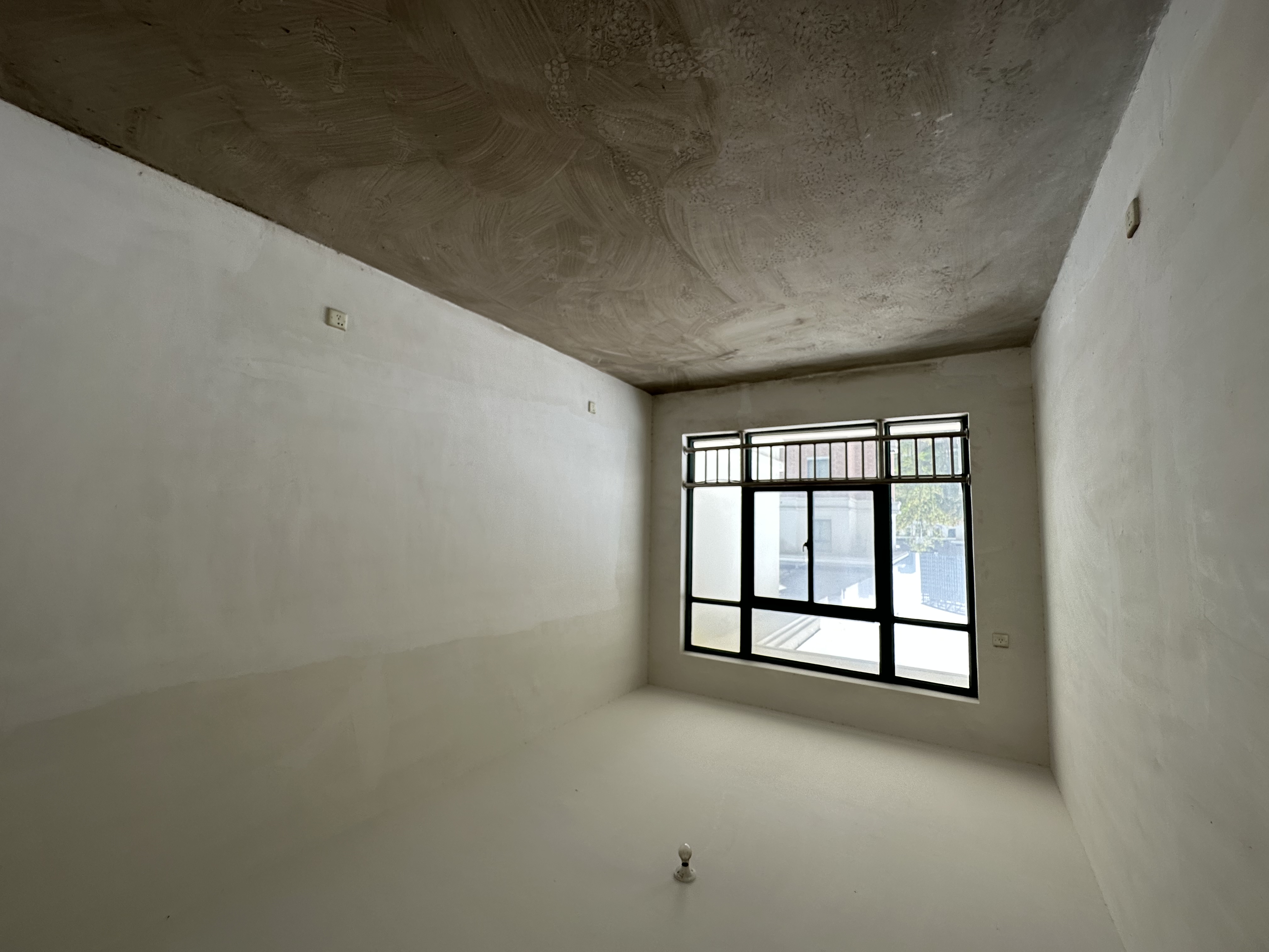 凤凰莱茵苑 3室2厅3卫 190.28m&sup2;