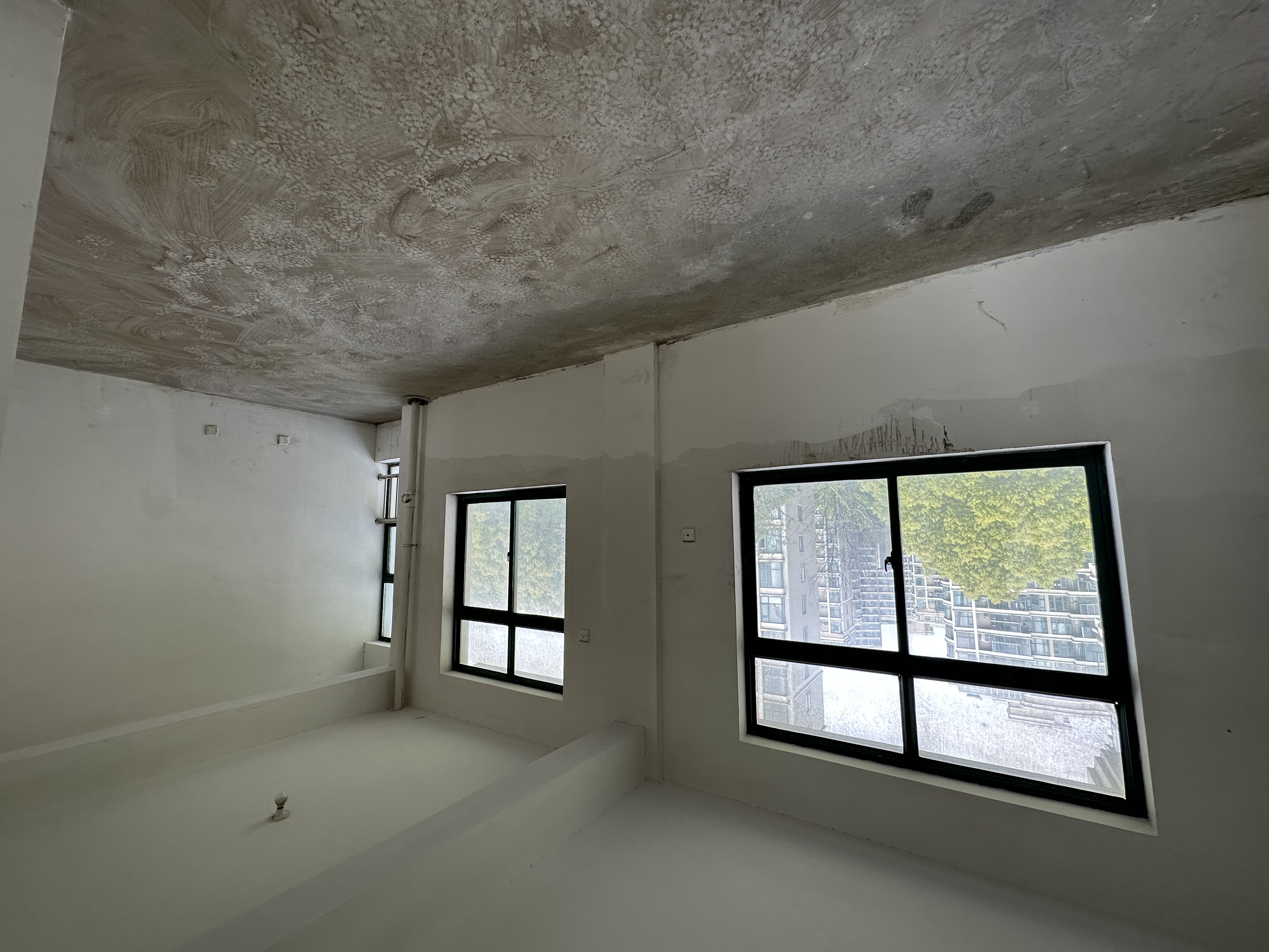凤凰莱茵苑 3室2厅3卫 190.28m&sup2;