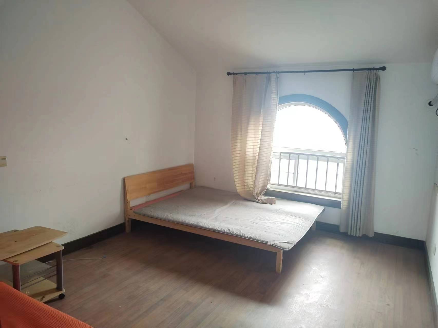 鑫乾花园 4室2厅2卫 78.79m&sup2;