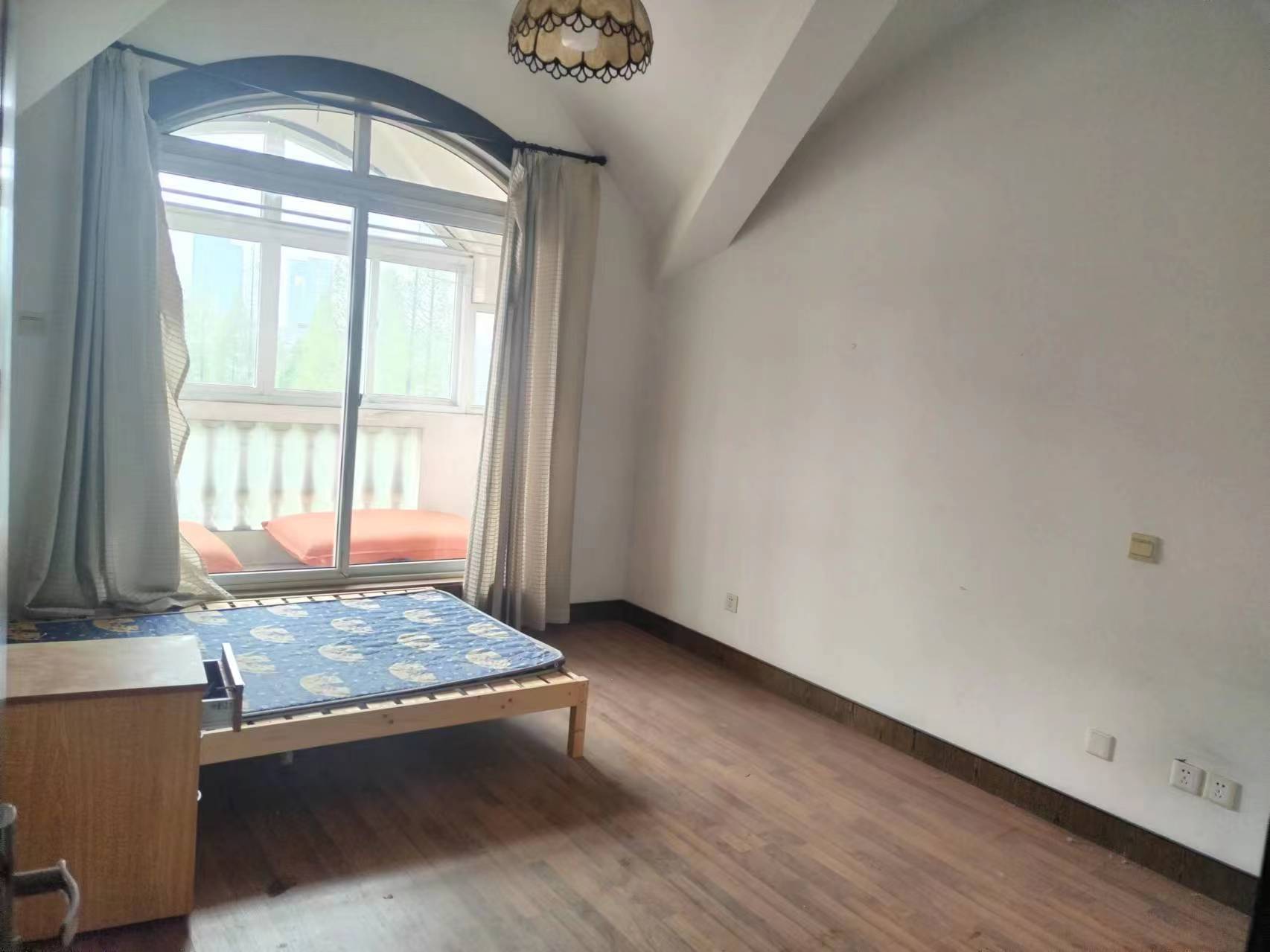 鑫乾花园 4室2厅2卫 78.79m&sup2;