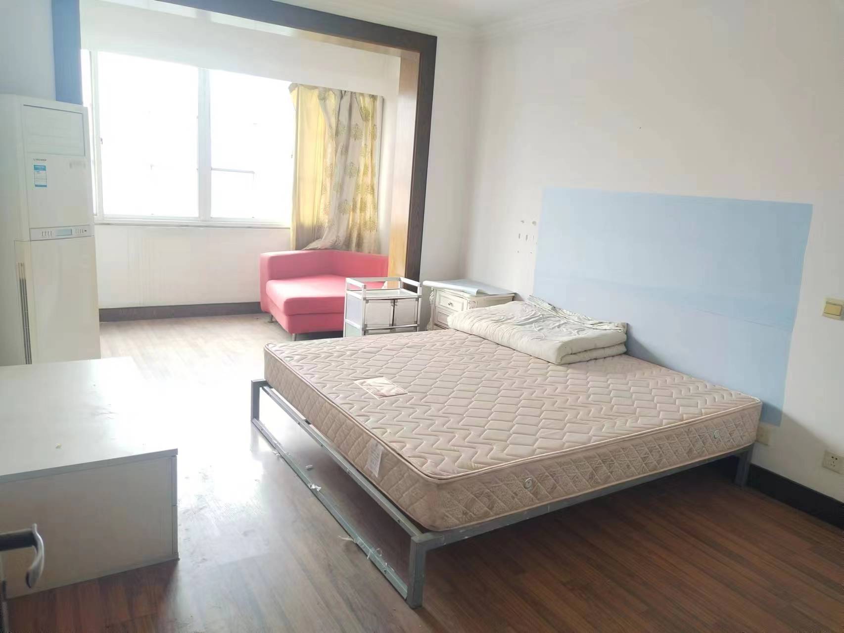 鑫乾花园 4室2厅2卫 78.79m&sup2;