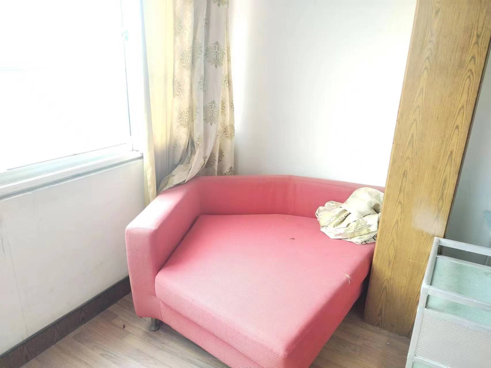 鑫乾花园 4室2厅2卫 78.79m&sup2;