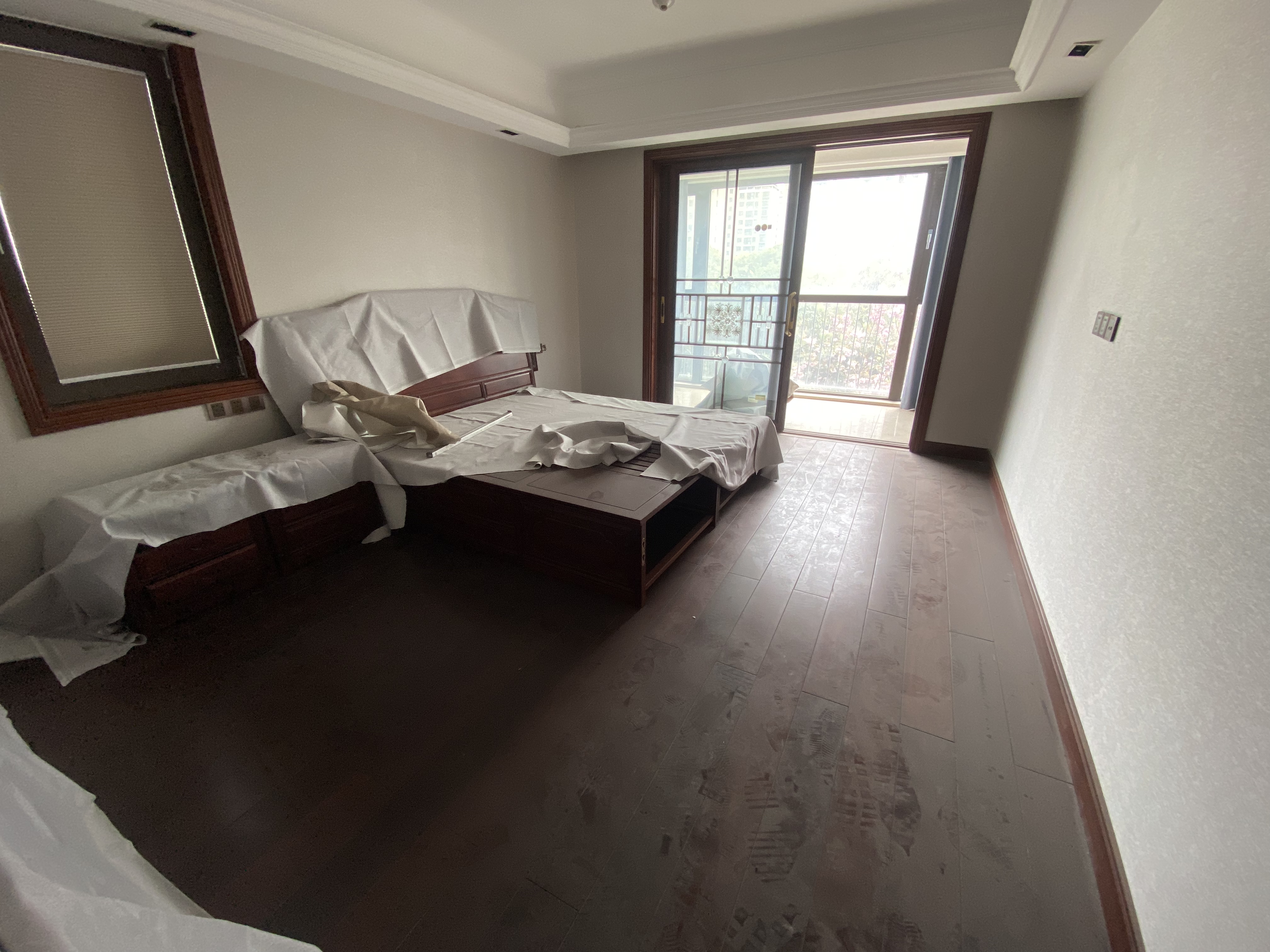 新城小区 4室2厅2卫 200.66m&sup2;