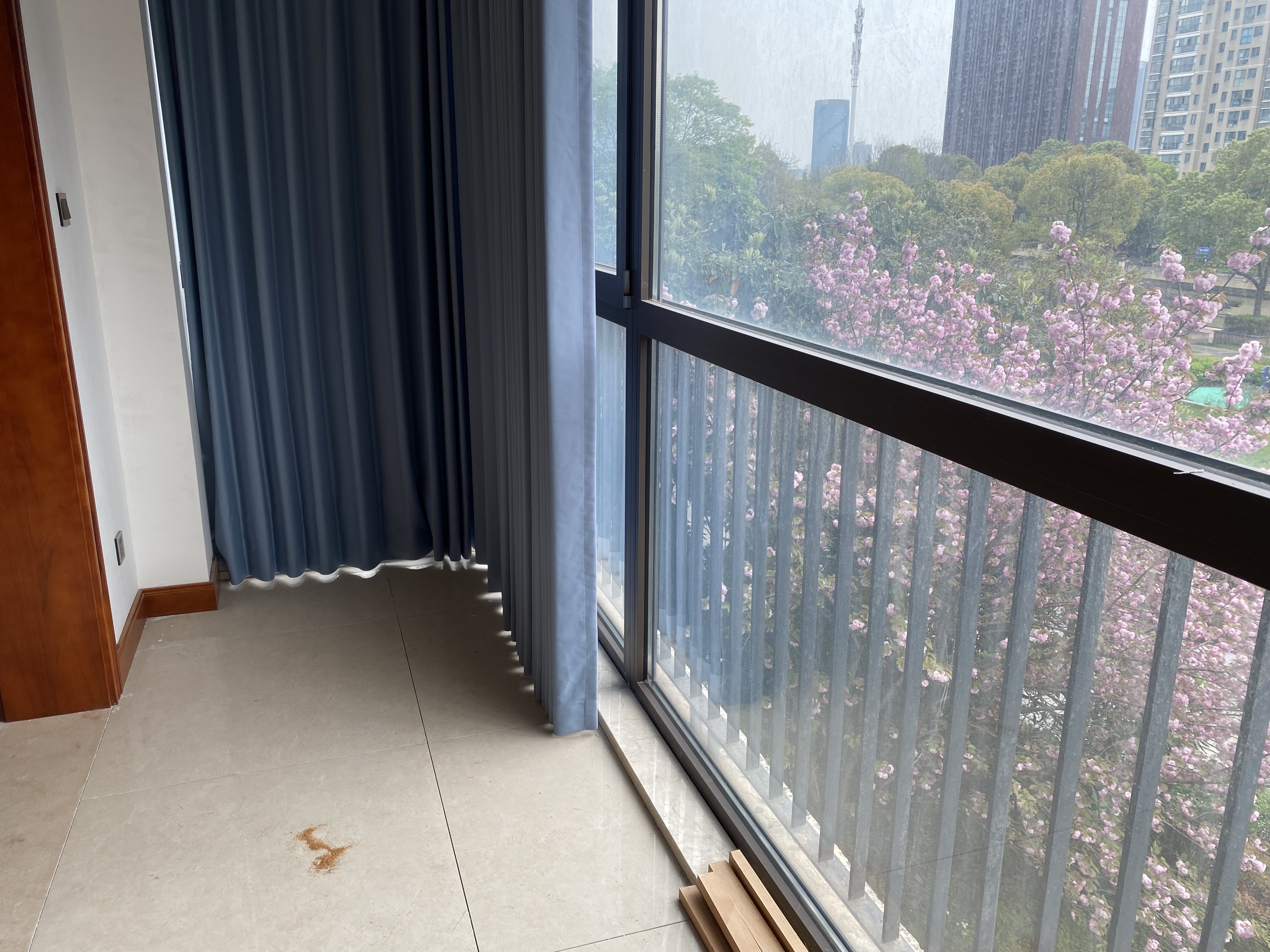 新城小区 4室2厅2卫 200.66m&sup2;