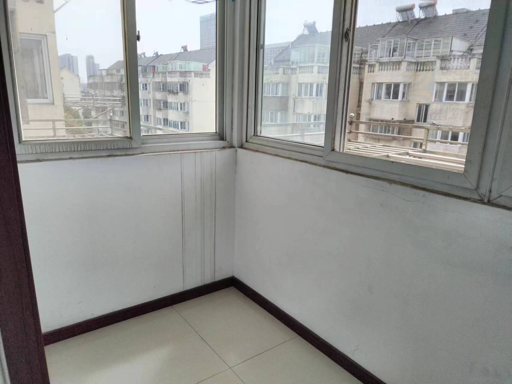 天勤家园 3室2厅1卫 157m&sup2;