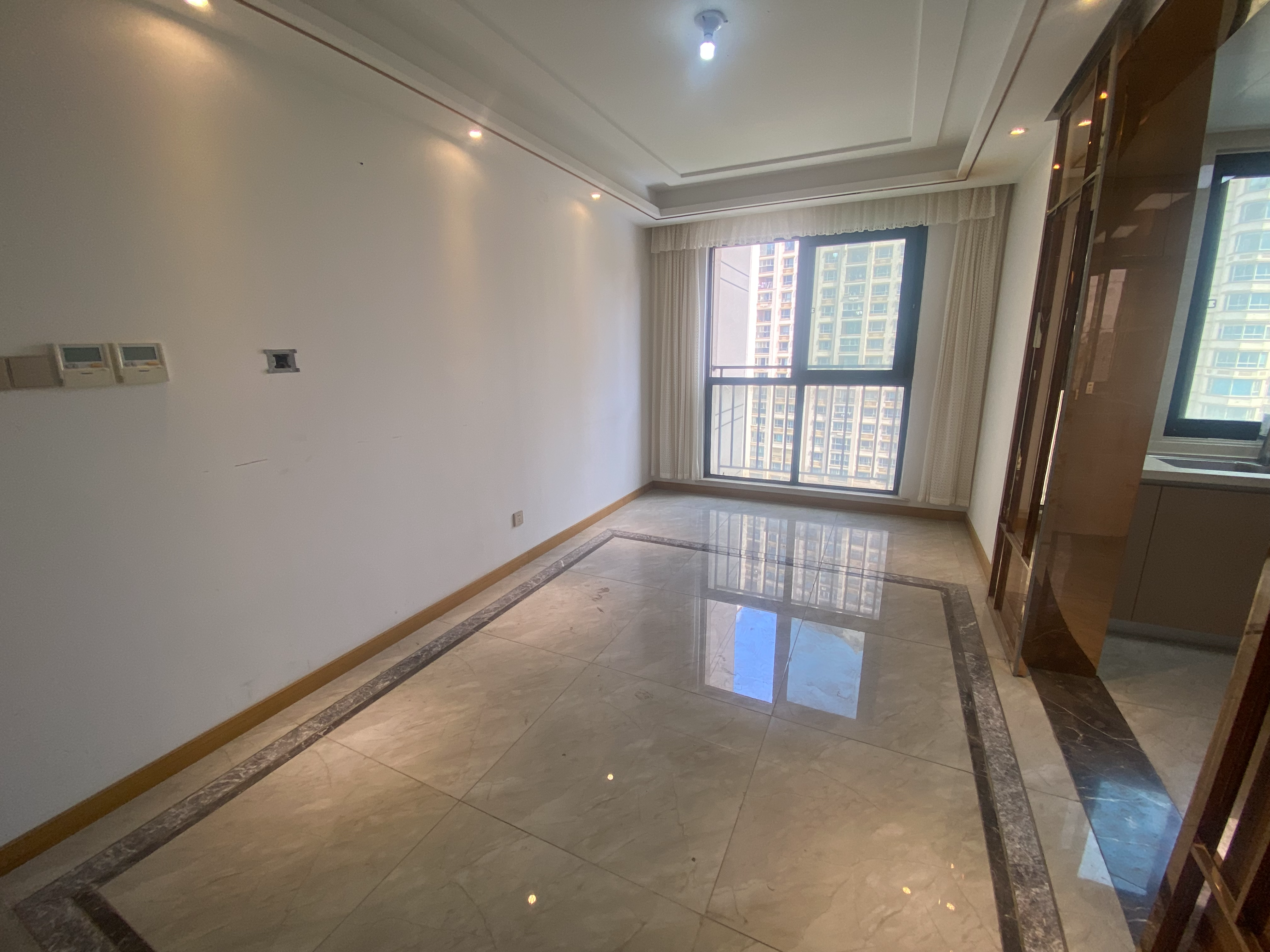 中南世纪花城三期 4室2厅2卫 163.35m²