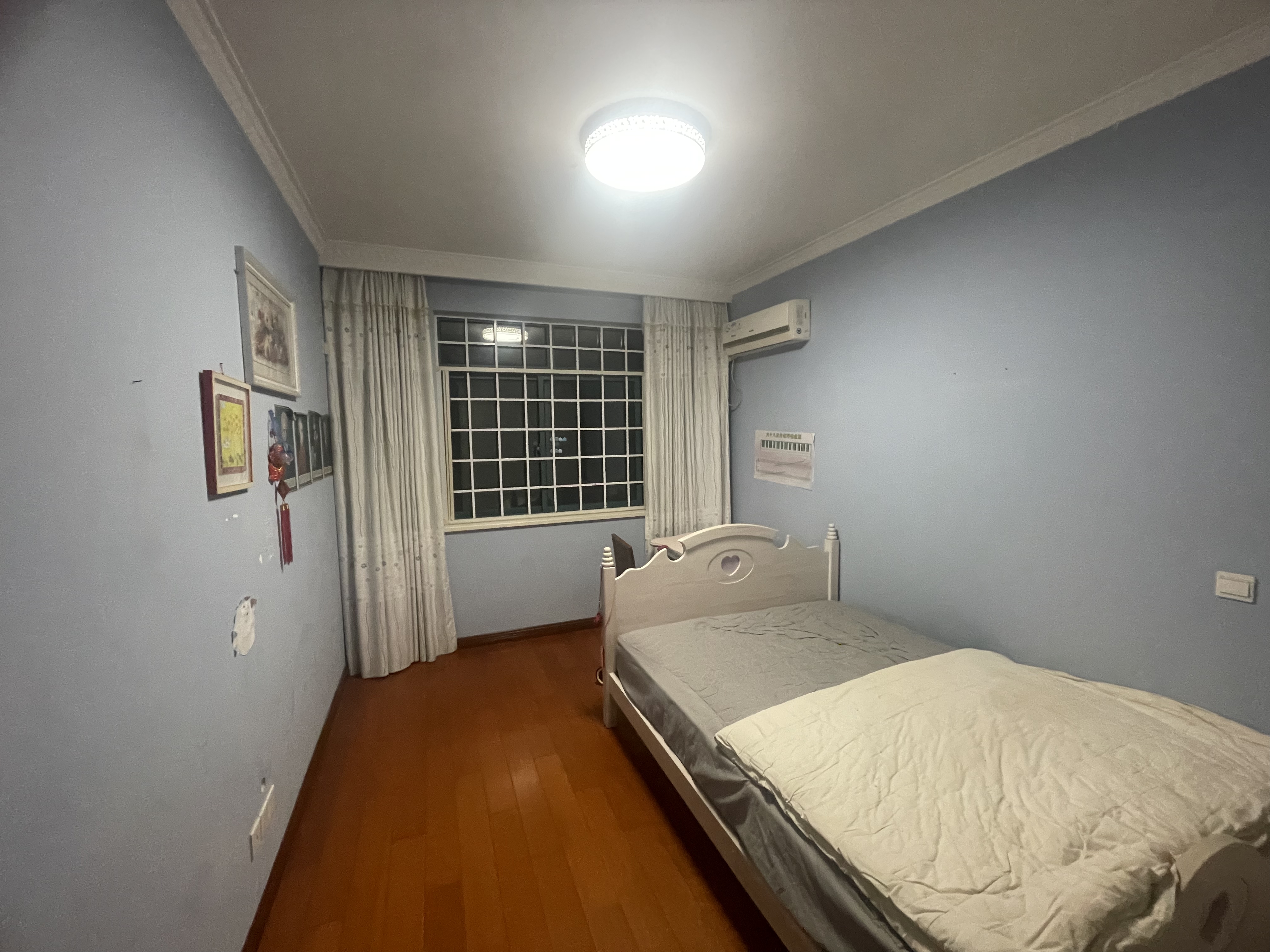 凤凰莱茵苑 4室2厅1卫 140m&sup2;