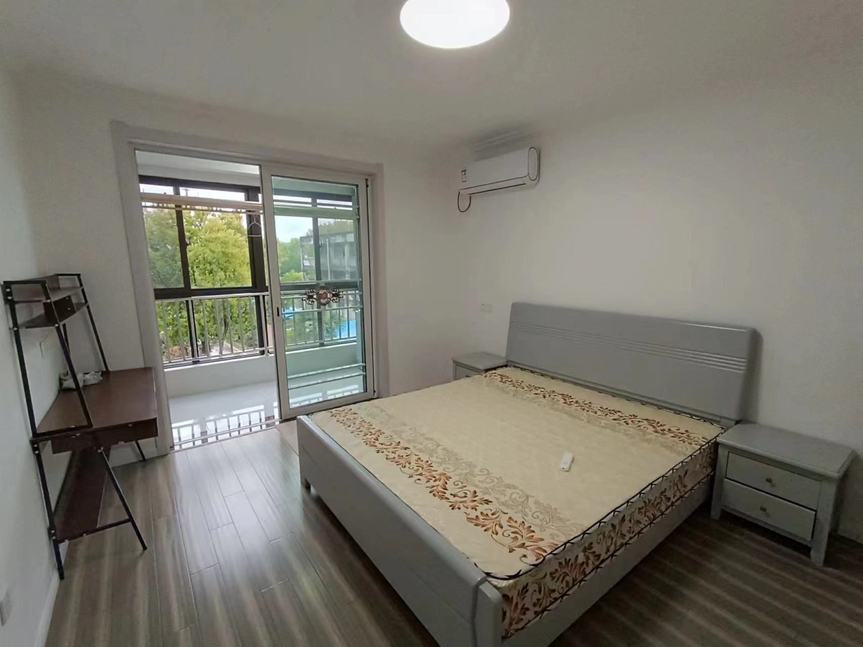 海港新村 1室1厅1卫 43m&sup2;