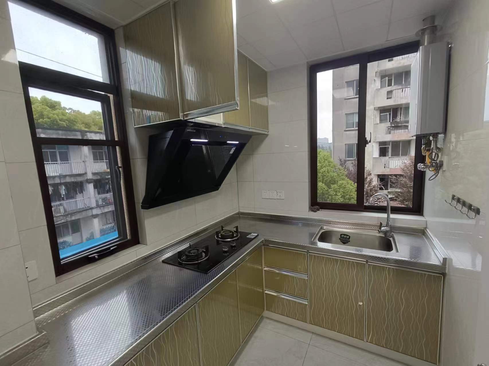 海港新村 1室1厅1卫 43m&sup2;
