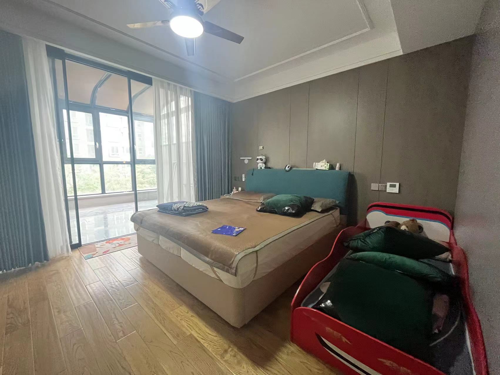 天安花园 5室4厅3卫 394m&sup2;