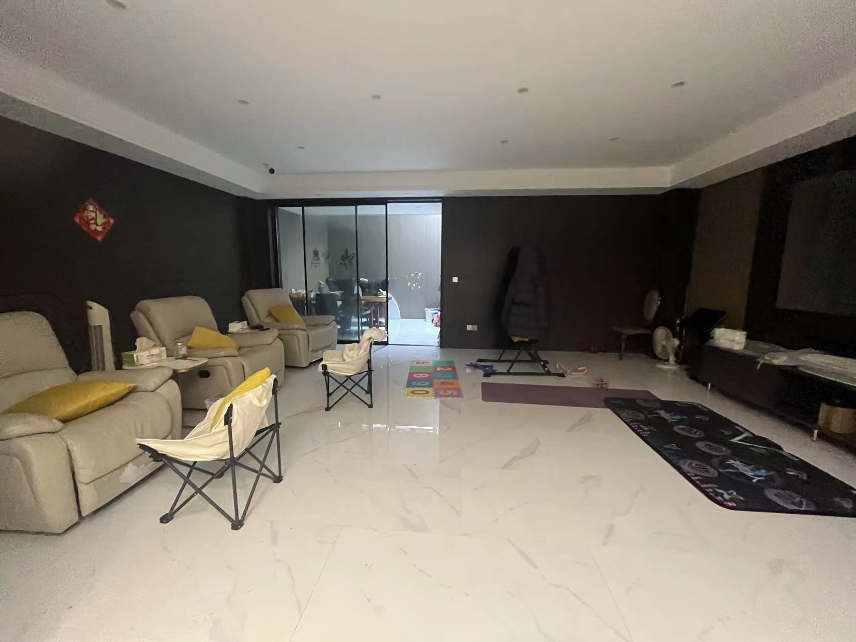 天安花园 5室4厅3卫 394m&sup2;