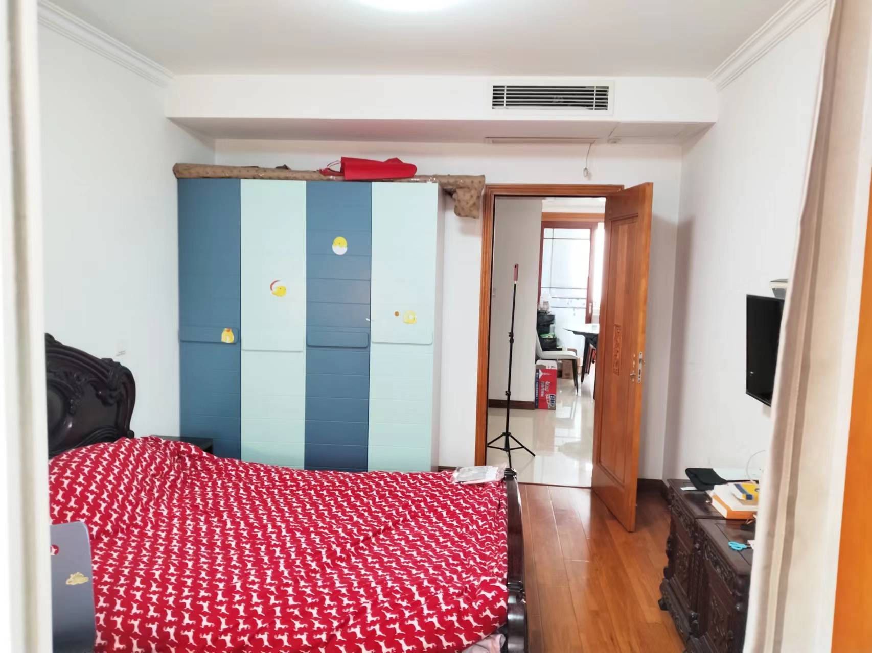 外滩北苑 3室2厅2卫 140m&sup2;