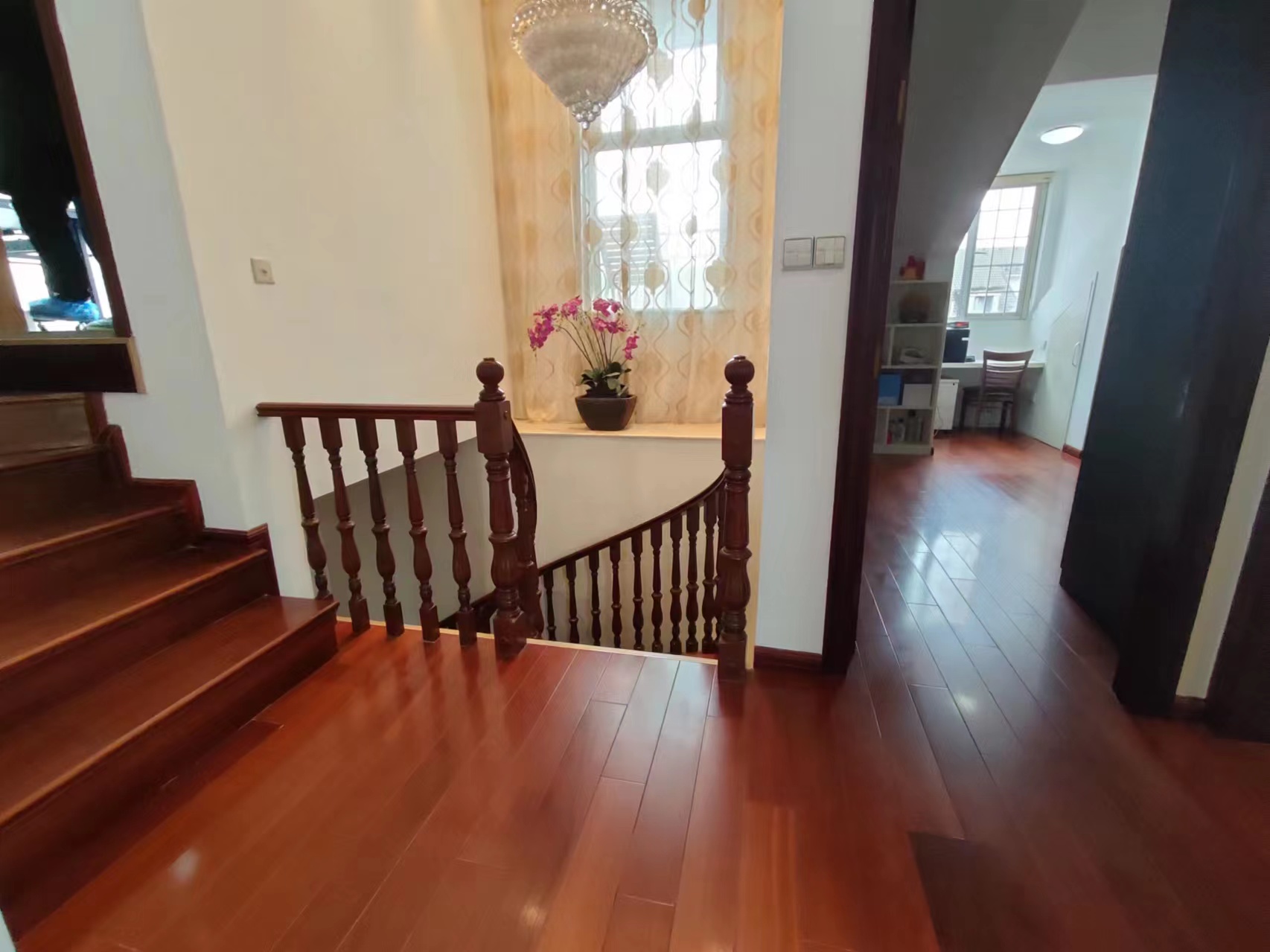 江海名苑南区 5室2厅3卫 238.00m&sup2;