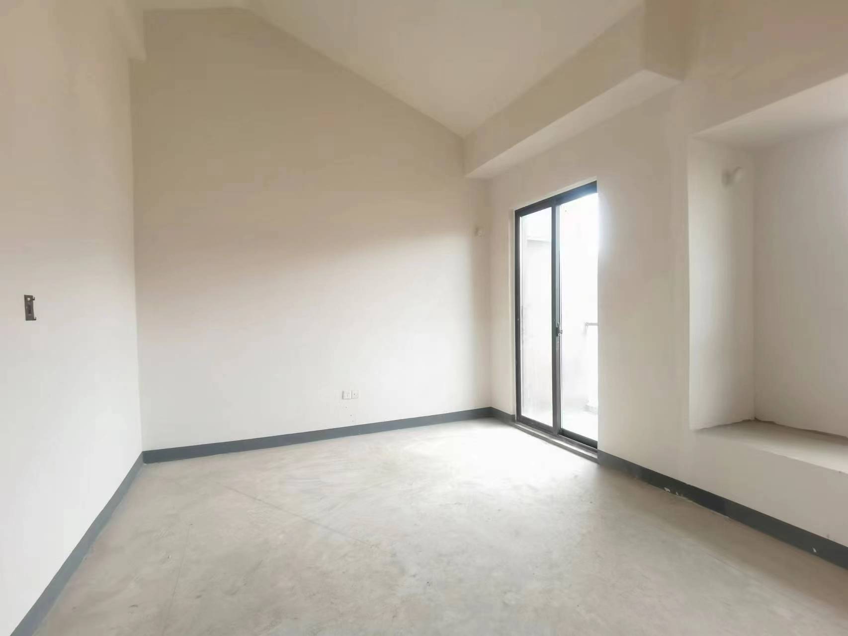绿地新里城 3室2厅2卫 103.00m&sup2;