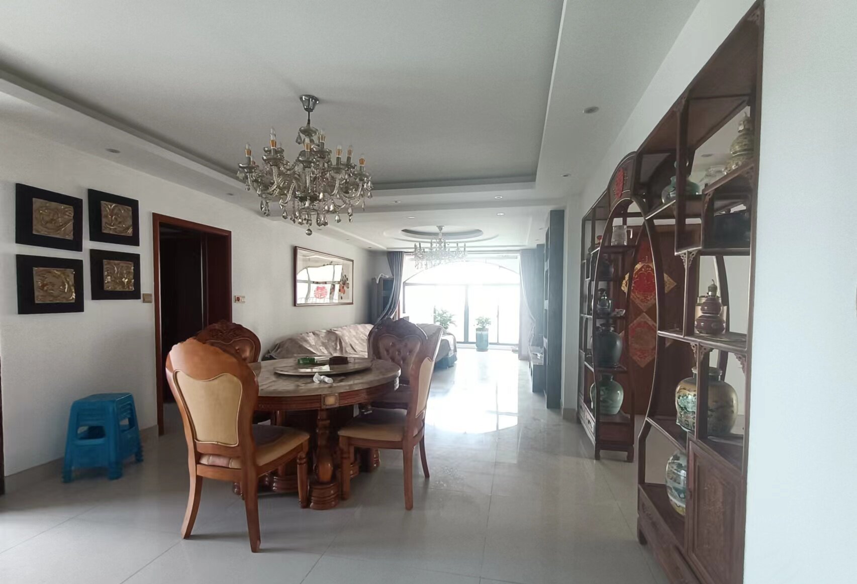 高迪晶城 2室2厅2卫 161.00m&sup2;