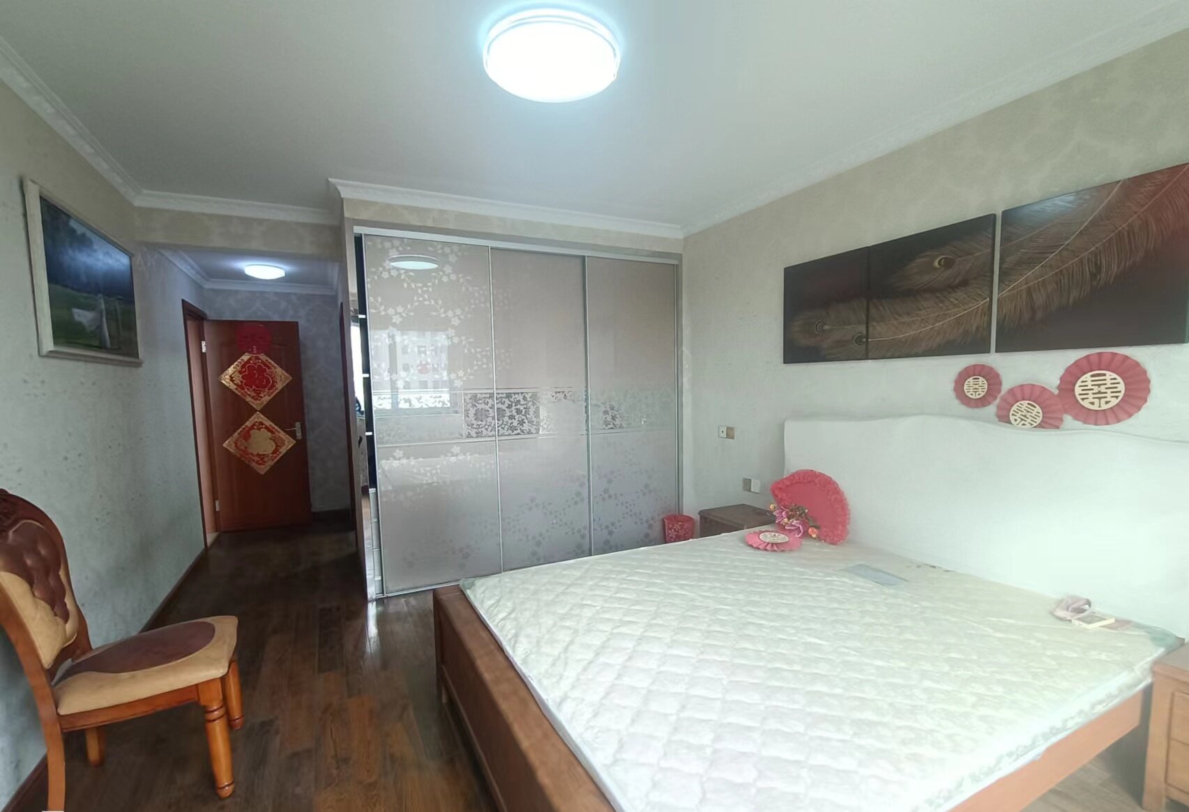 高迪晶城 2室2厅2卫 161.00m&sup2;