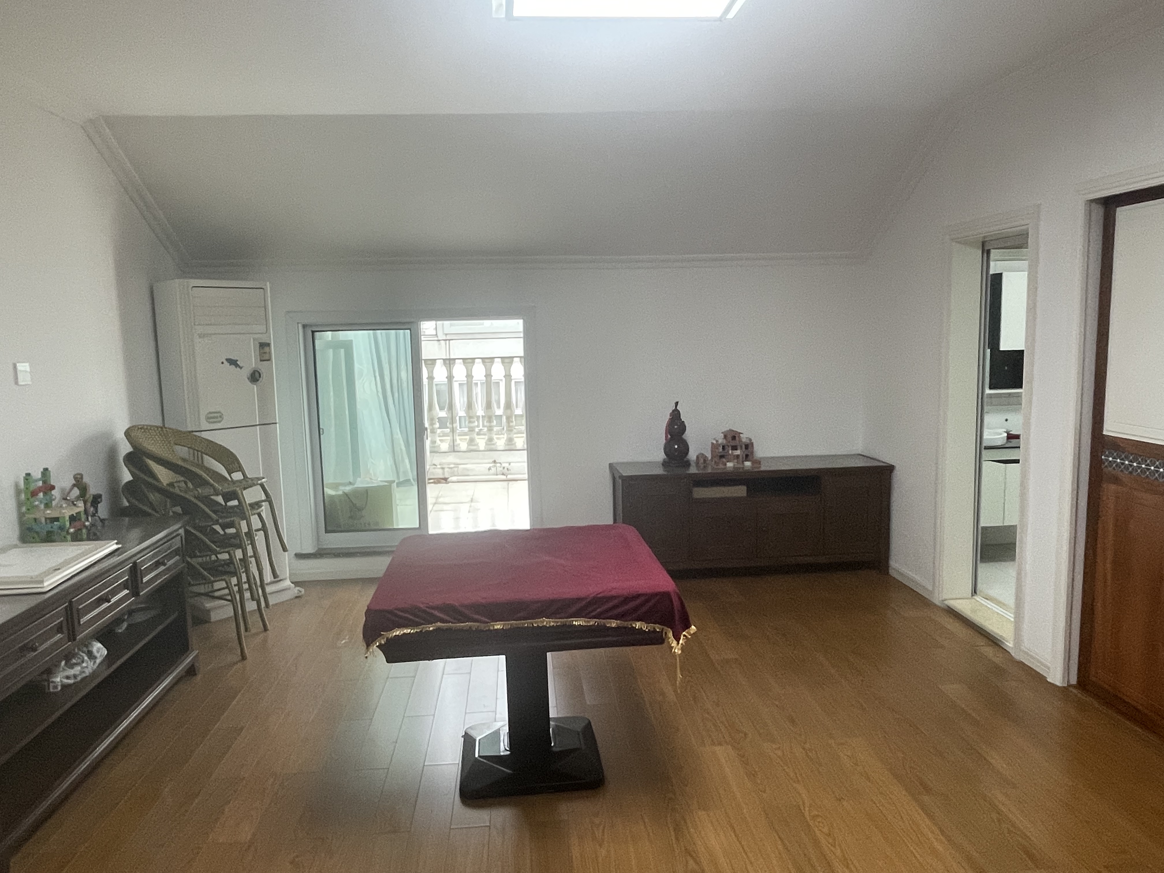 春晖花园 3室3厅2卫 210.00m&sup2;