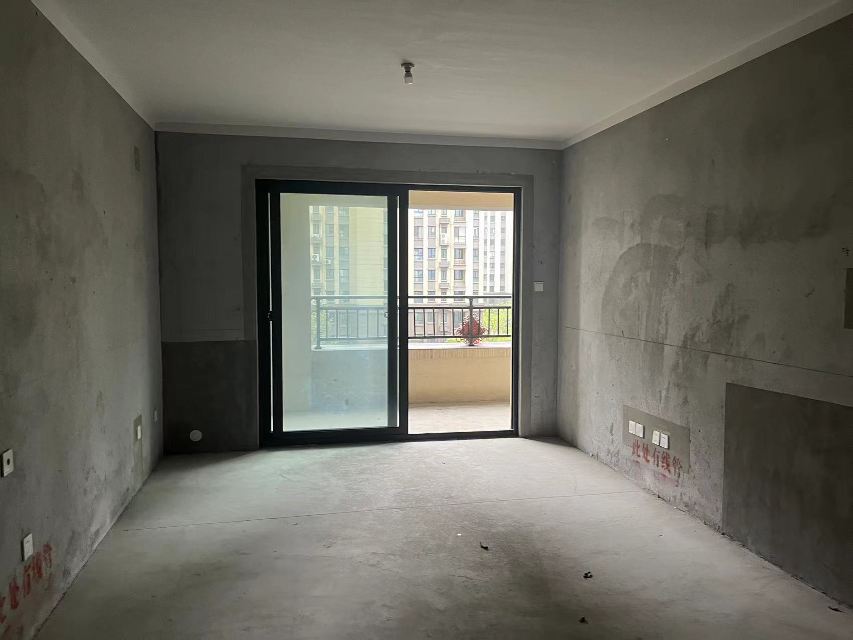 观澜台 3室2厅1卫 102m²