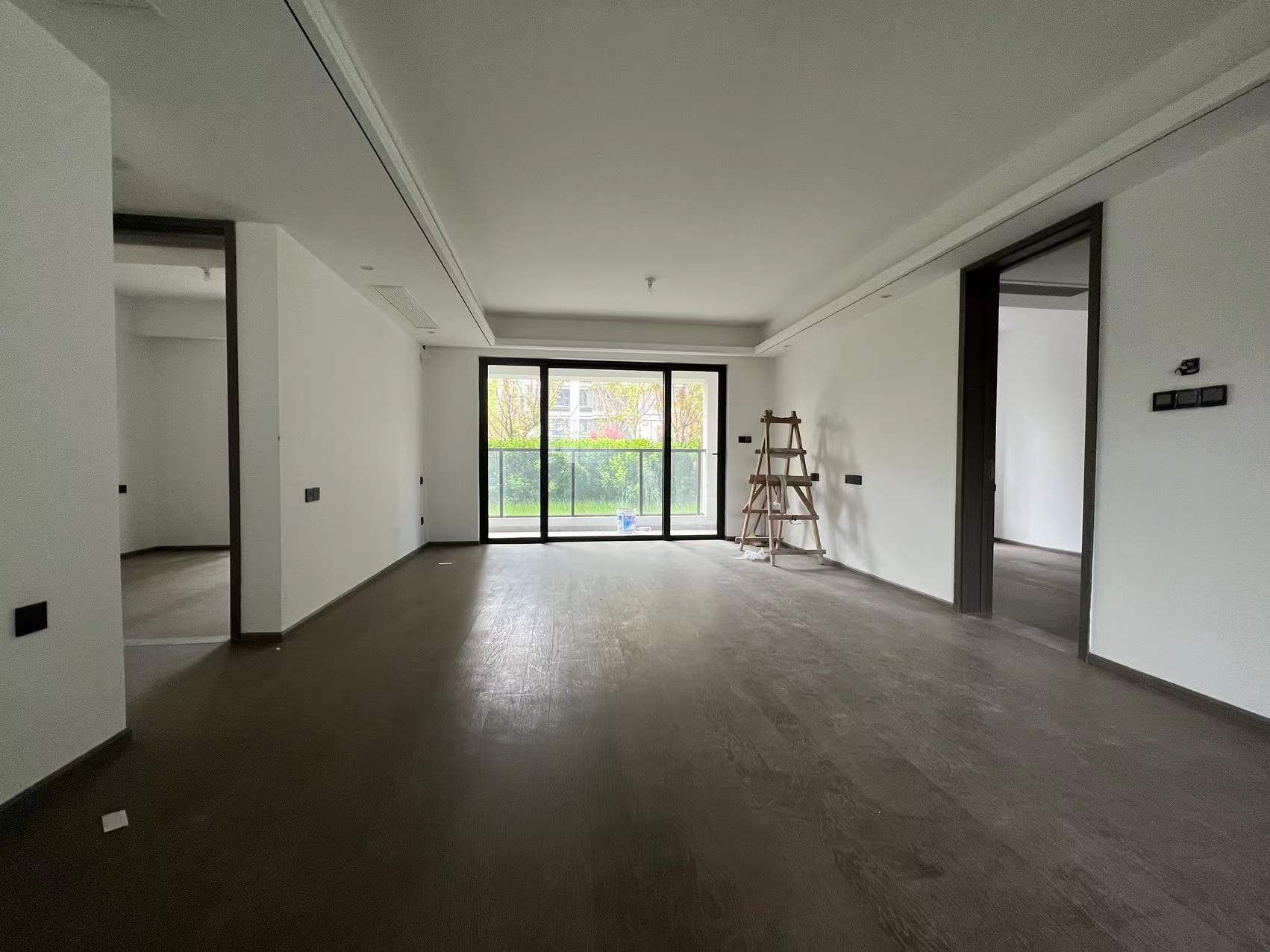 美的云筑 4室2厅2卫 143m²