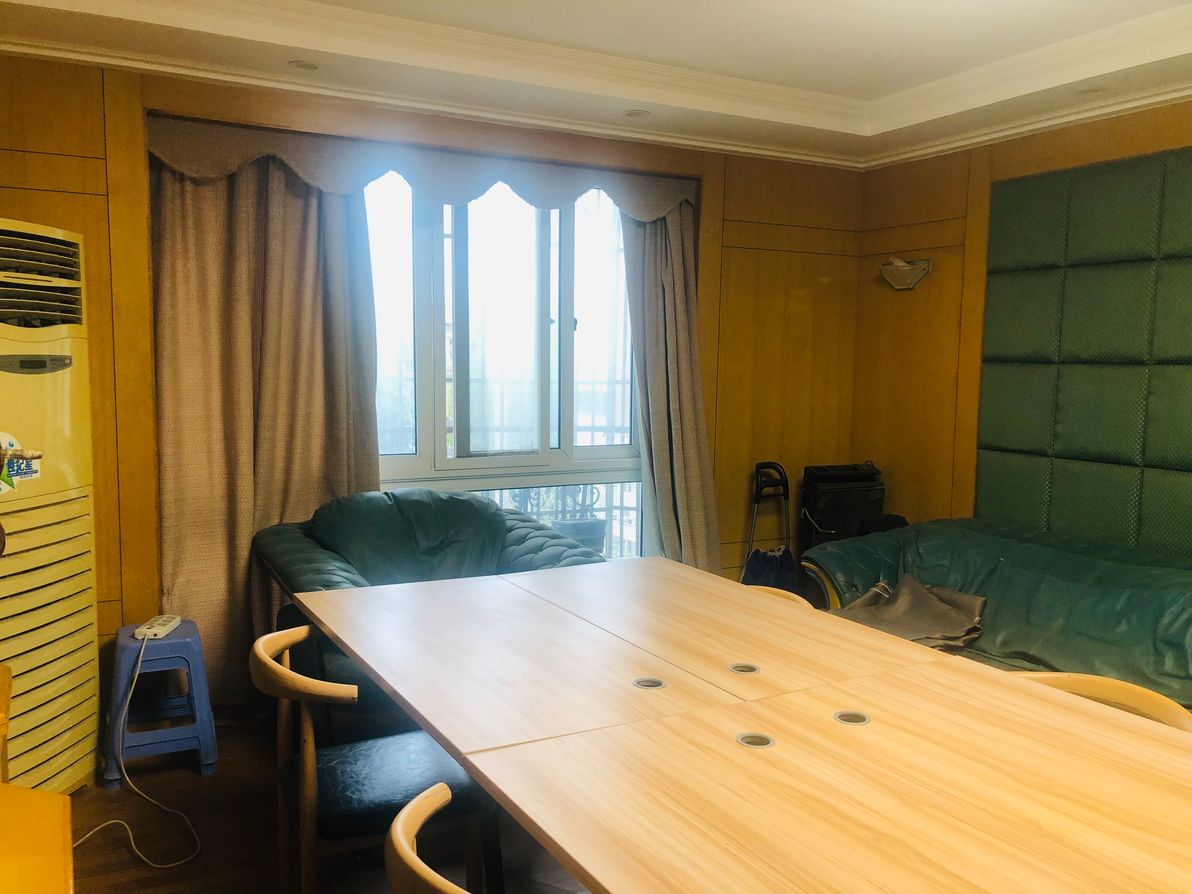 南园路18号大院 3室2厅2卫 146m&sup2;