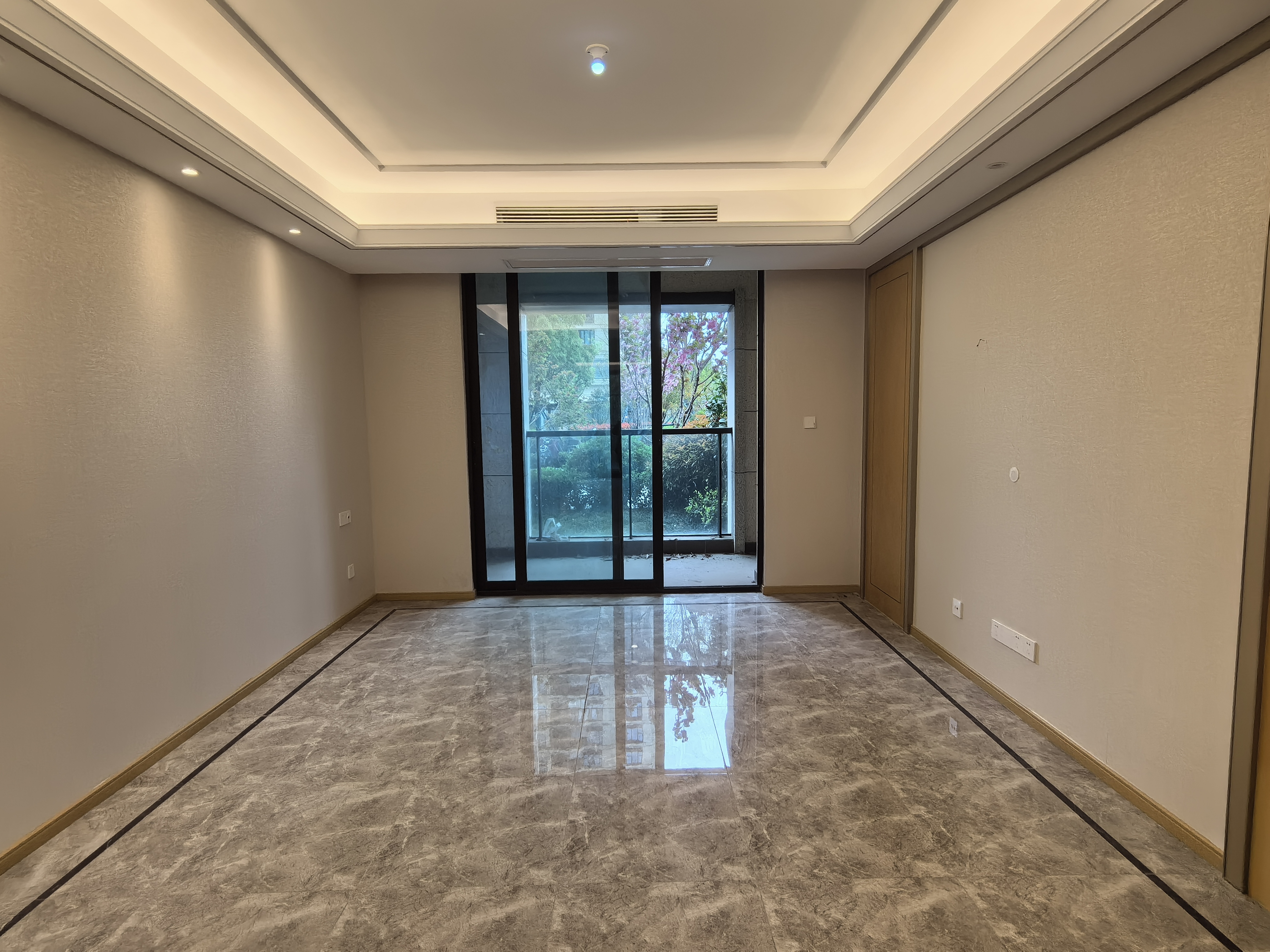 绿城蘭园 3室2厅2卫 125m²