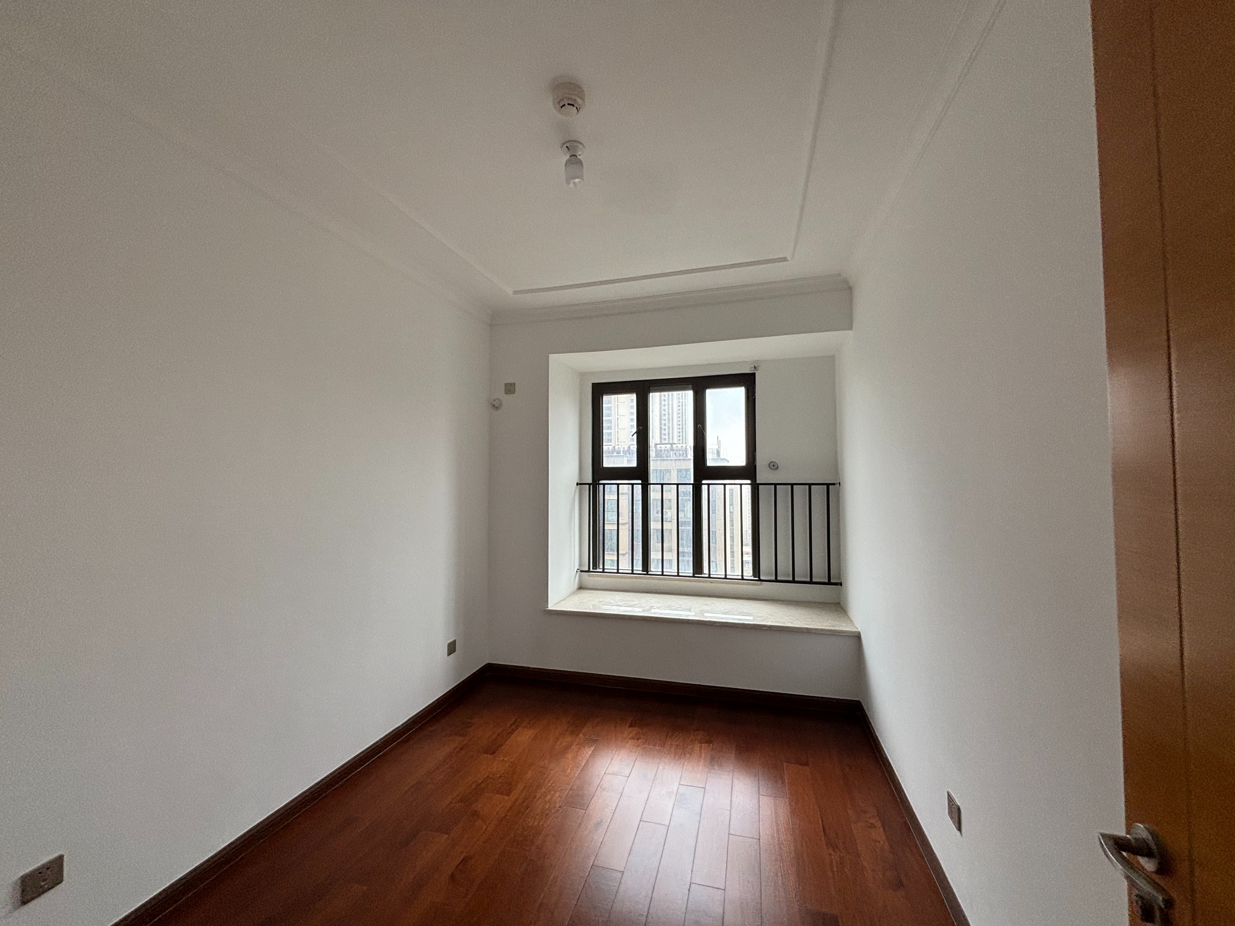 富力院士廷 4室2厅2卫 171m&sup2;
