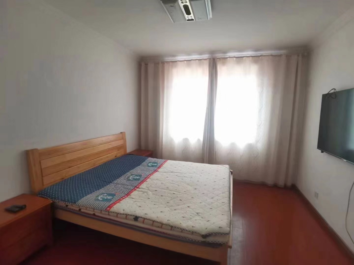 外滩小区 4室1厅2卫 190m&sup2;