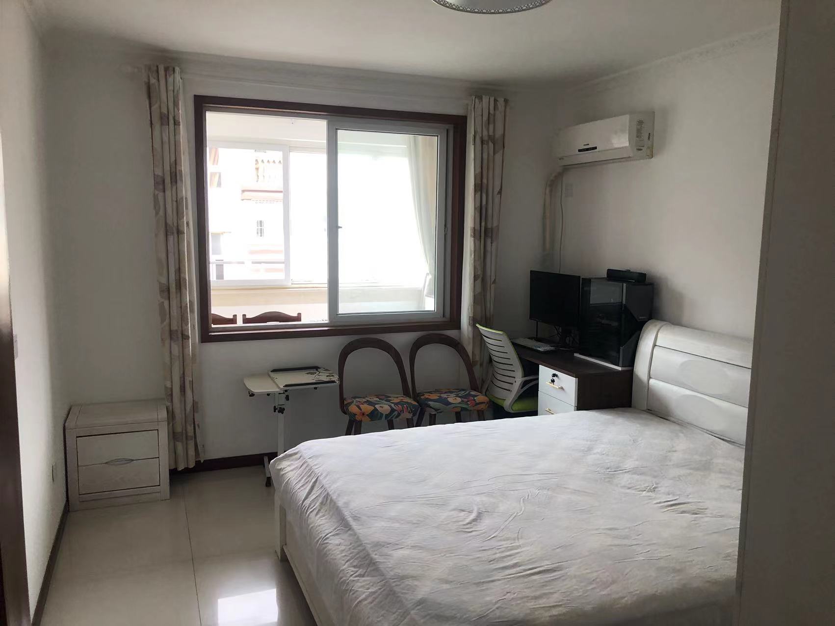 外滩小区 4室1厅2卫 190m&sup2;