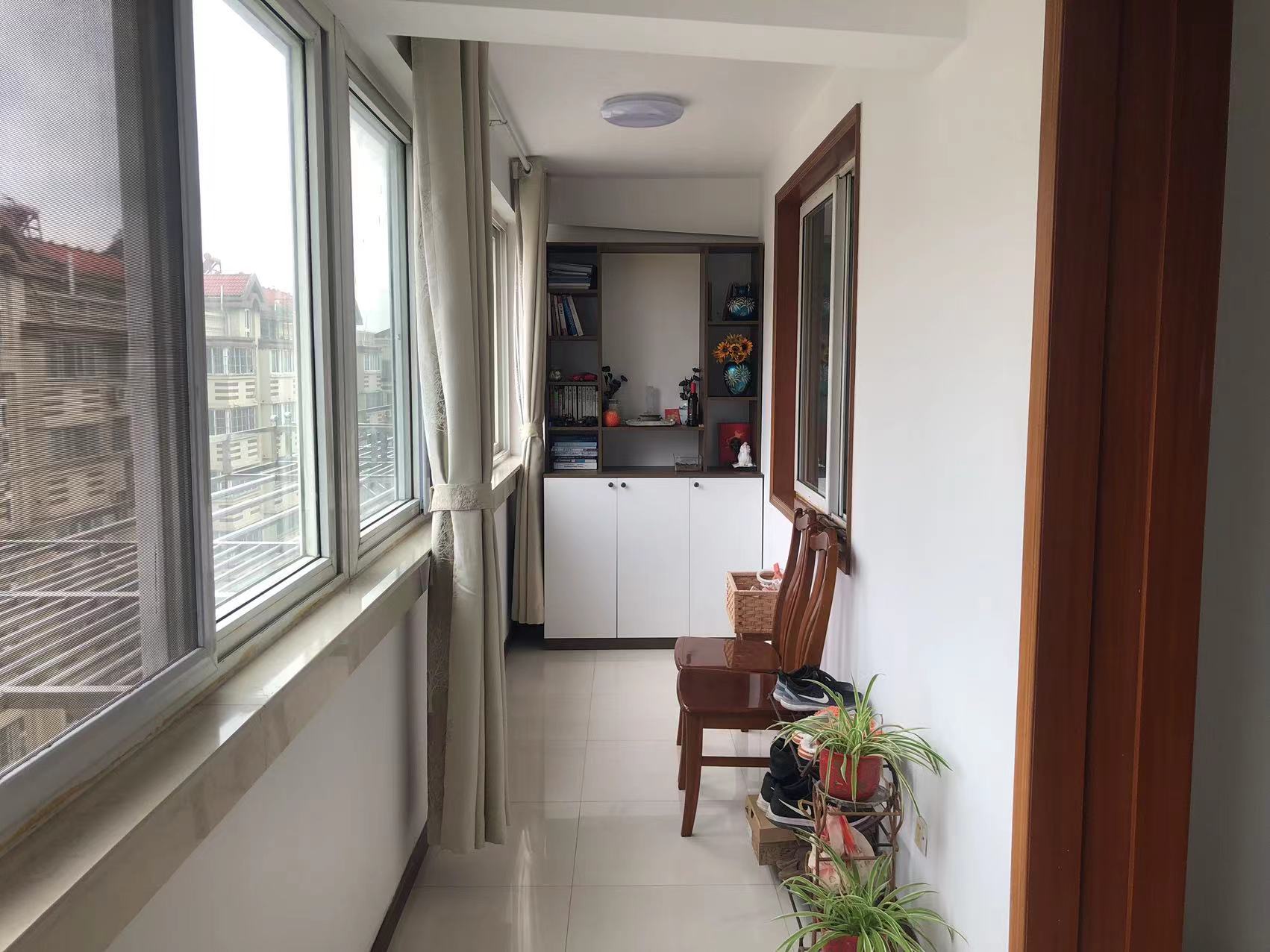 外滩小区 4室1厅2卫 190m&sup2;