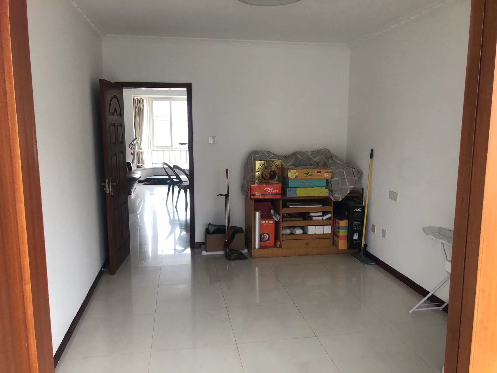 外滩小区 4室1厅2卫 190m&sup2;