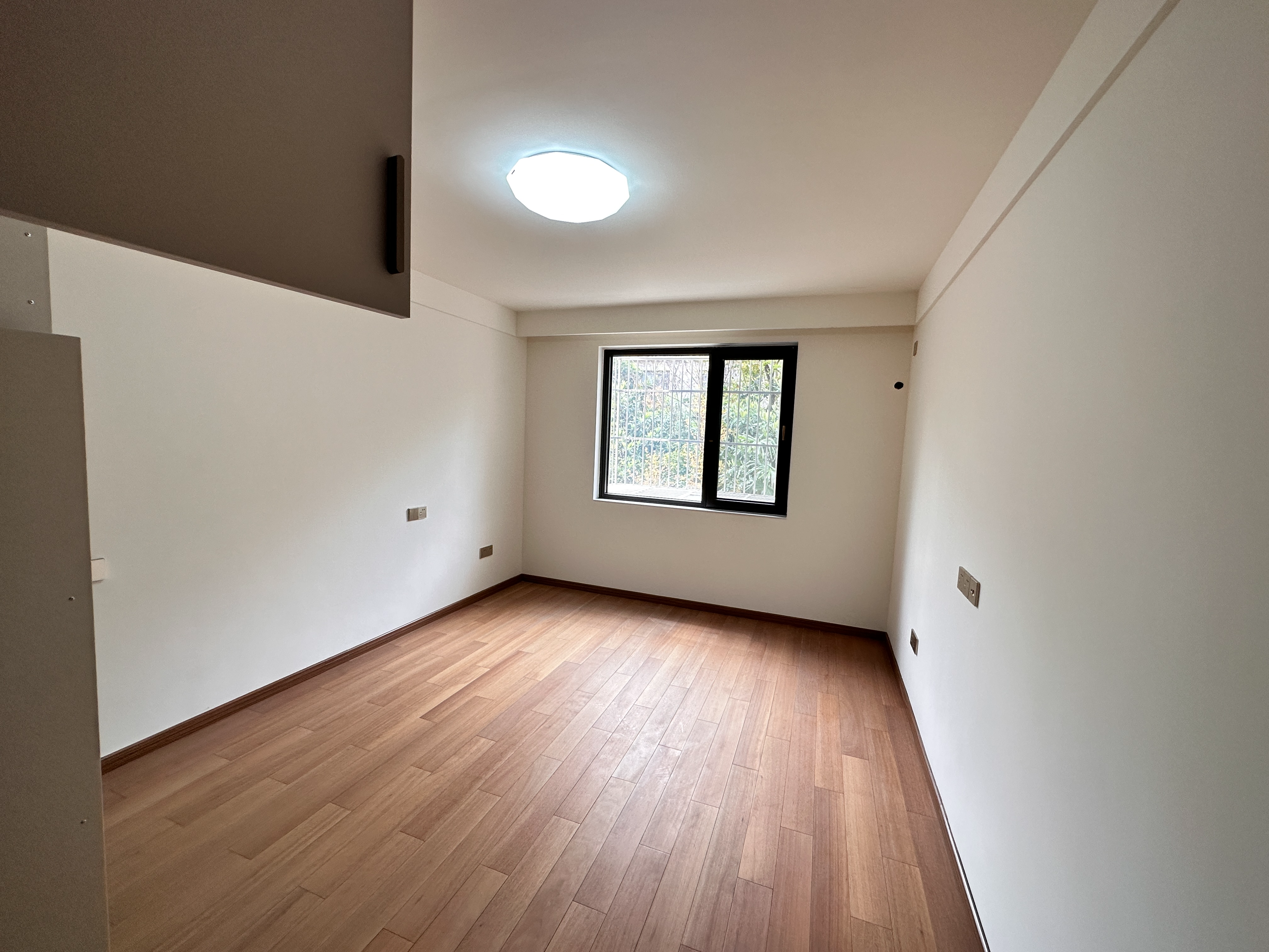 北濠山庄 3室2厅1卫 141m&sup2;