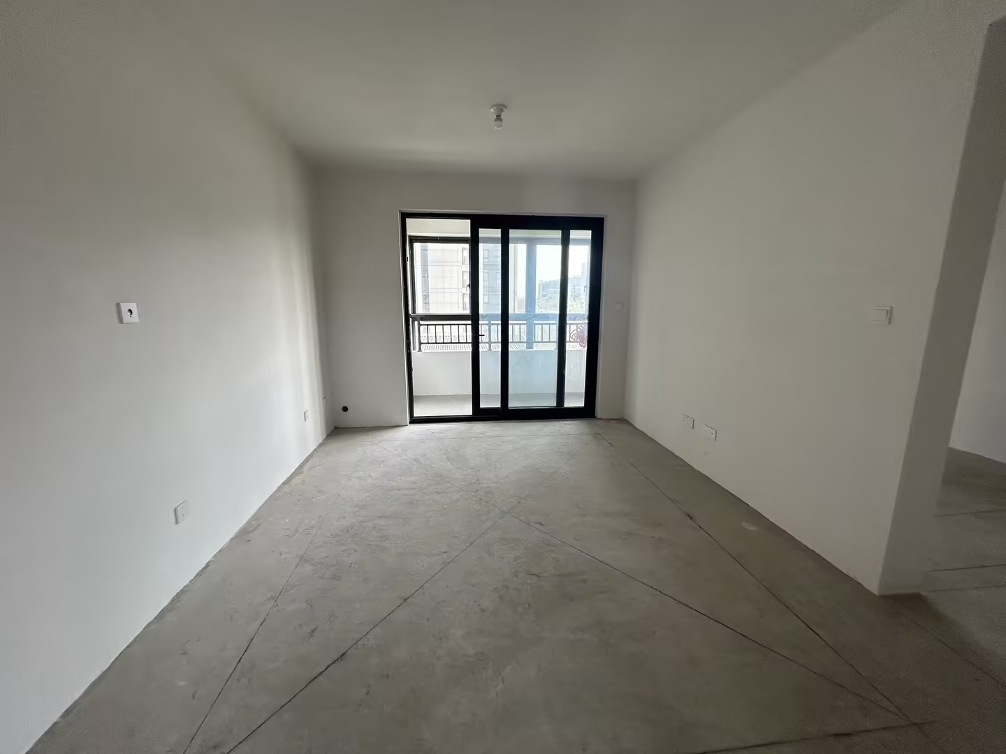 东时区 3室2厅2卫 115m²