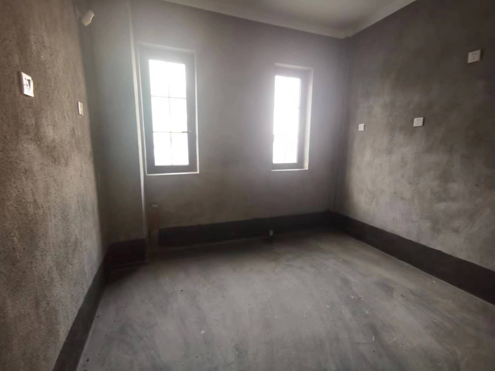 南通壹城水清木华 5室2厅4卫 327.00m²