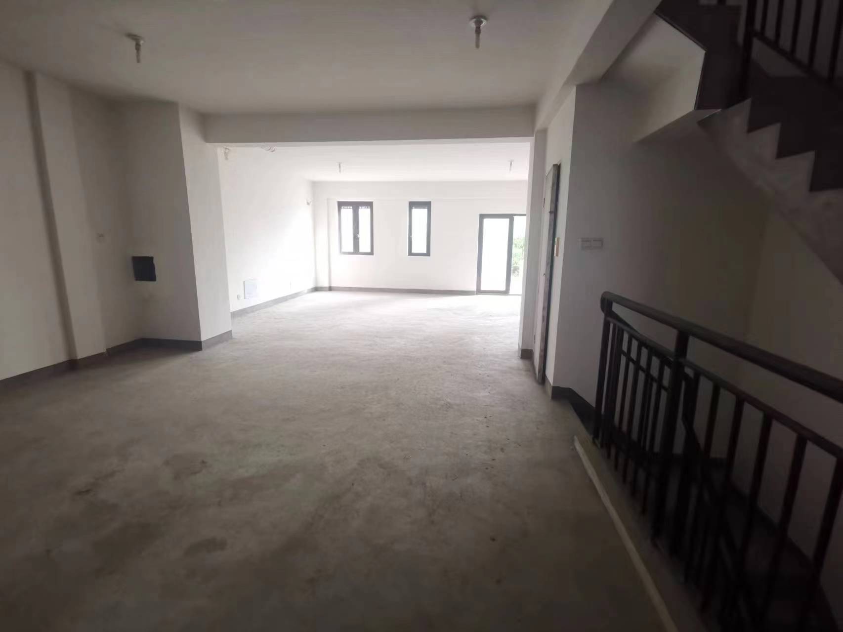 南通壹城水清木华 5室2厅4卫 327.00m²