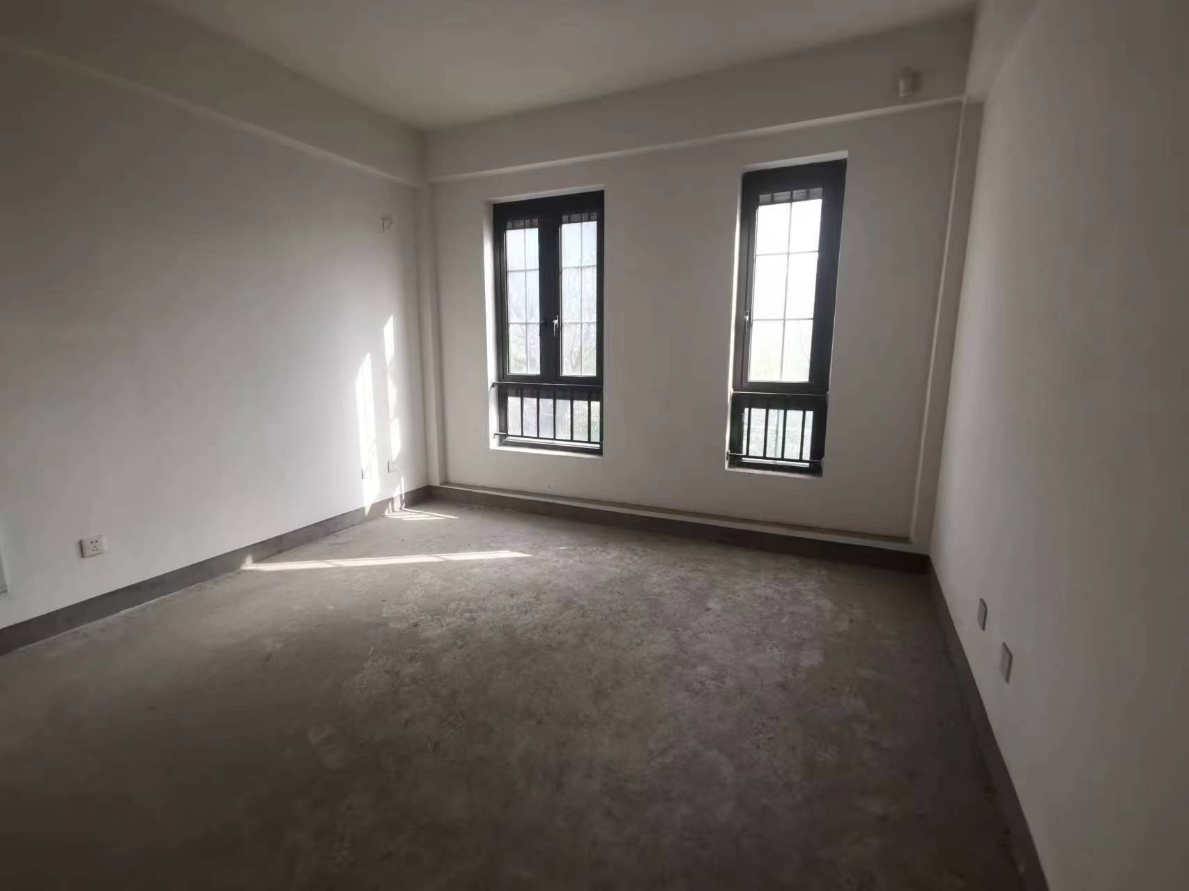 南通壹城水清木华 5室2厅4卫 327.00m²