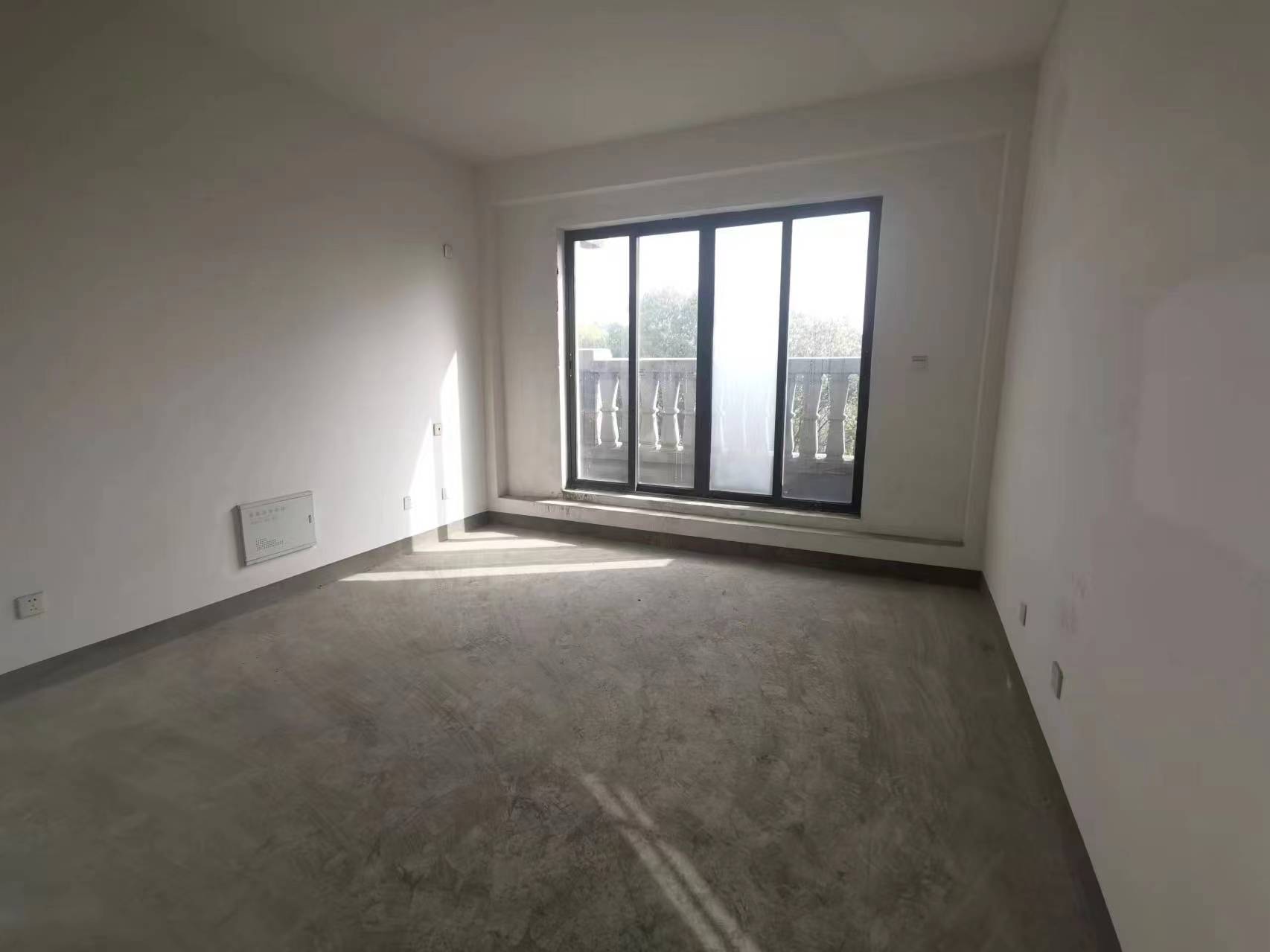 南通壹城水清木华 5室2厅4卫 327.00m²