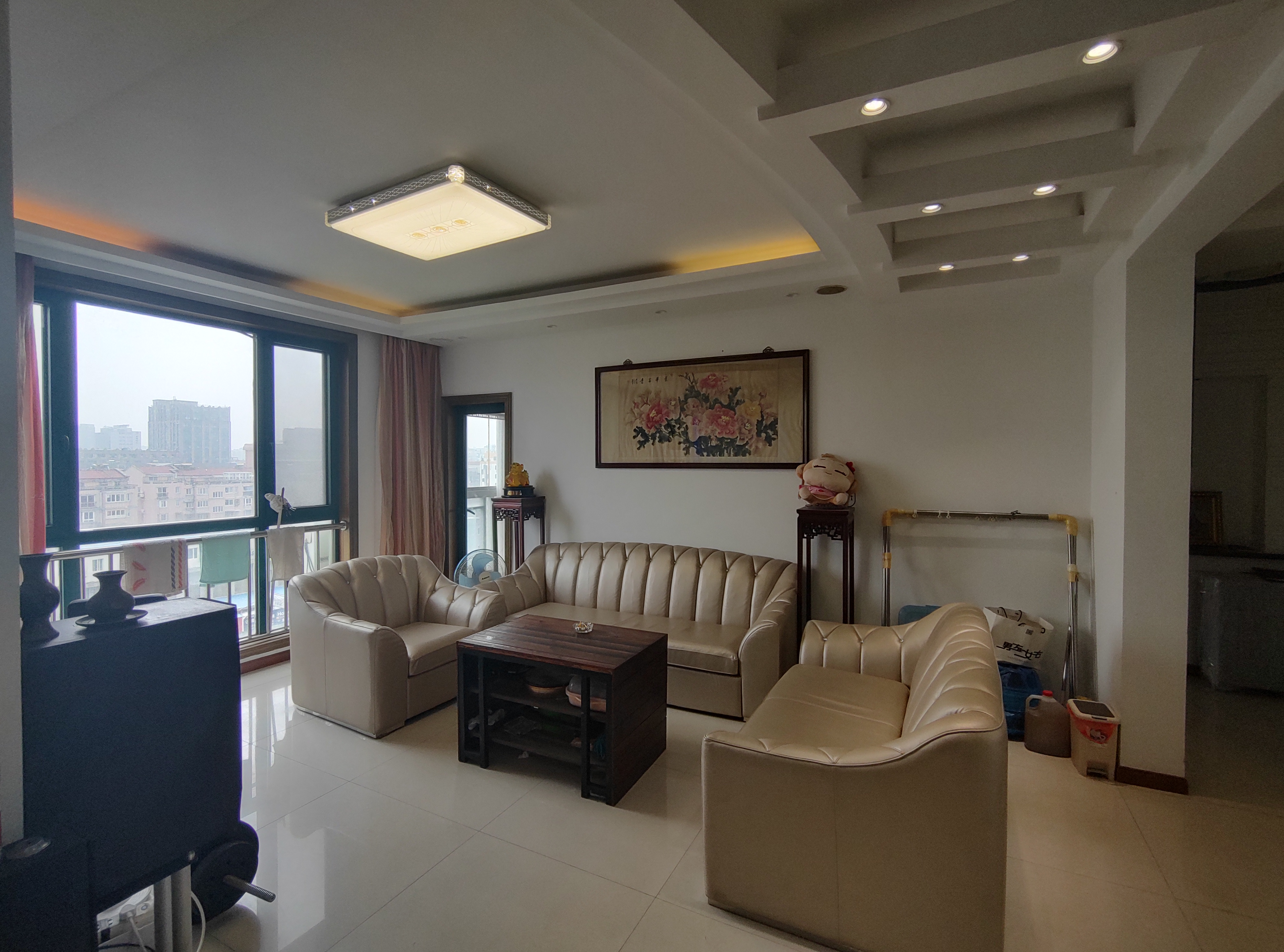 东方鑫乾大厦 3室2厅2卫 140m&sup2;