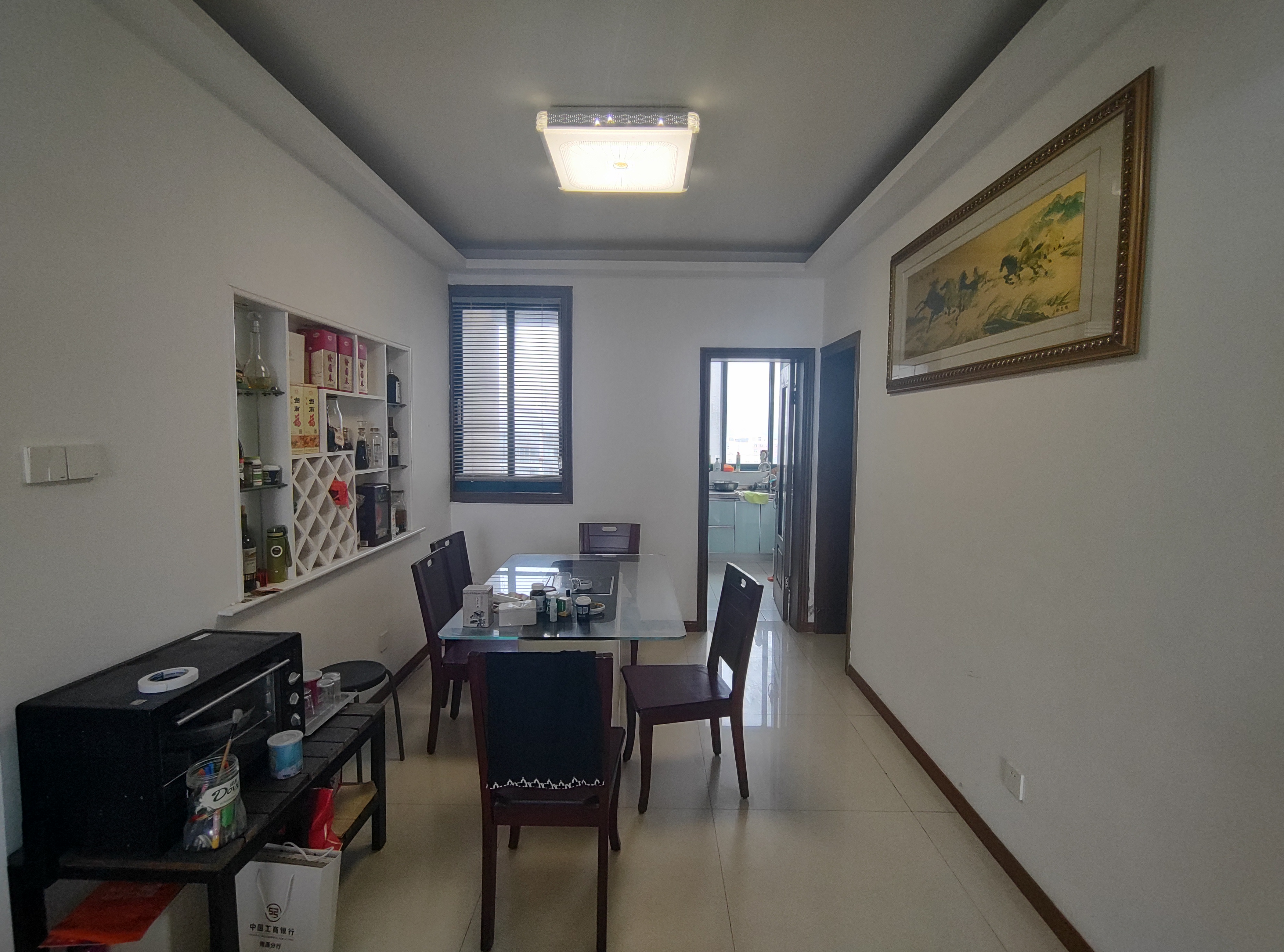 东方鑫乾大厦 3室2厅2卫 140m&sup2;