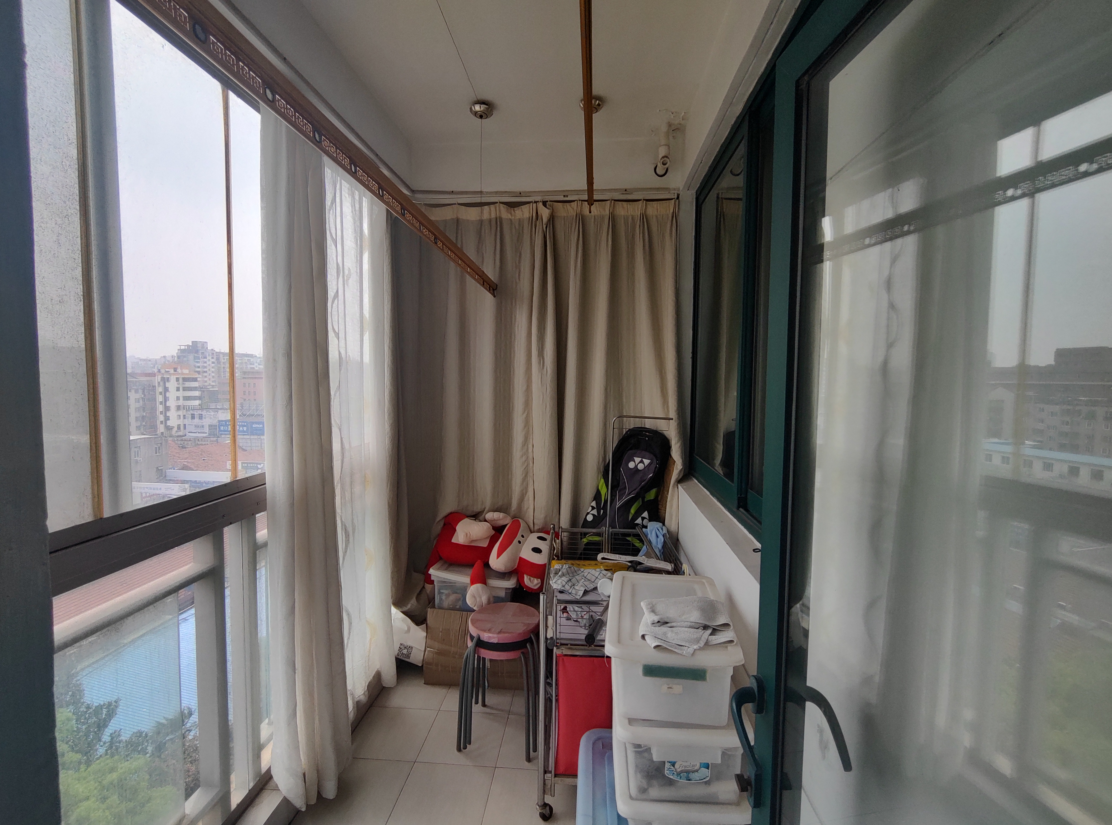 东方鑫乾大厦 3室2厅2卫 140m&sup2;