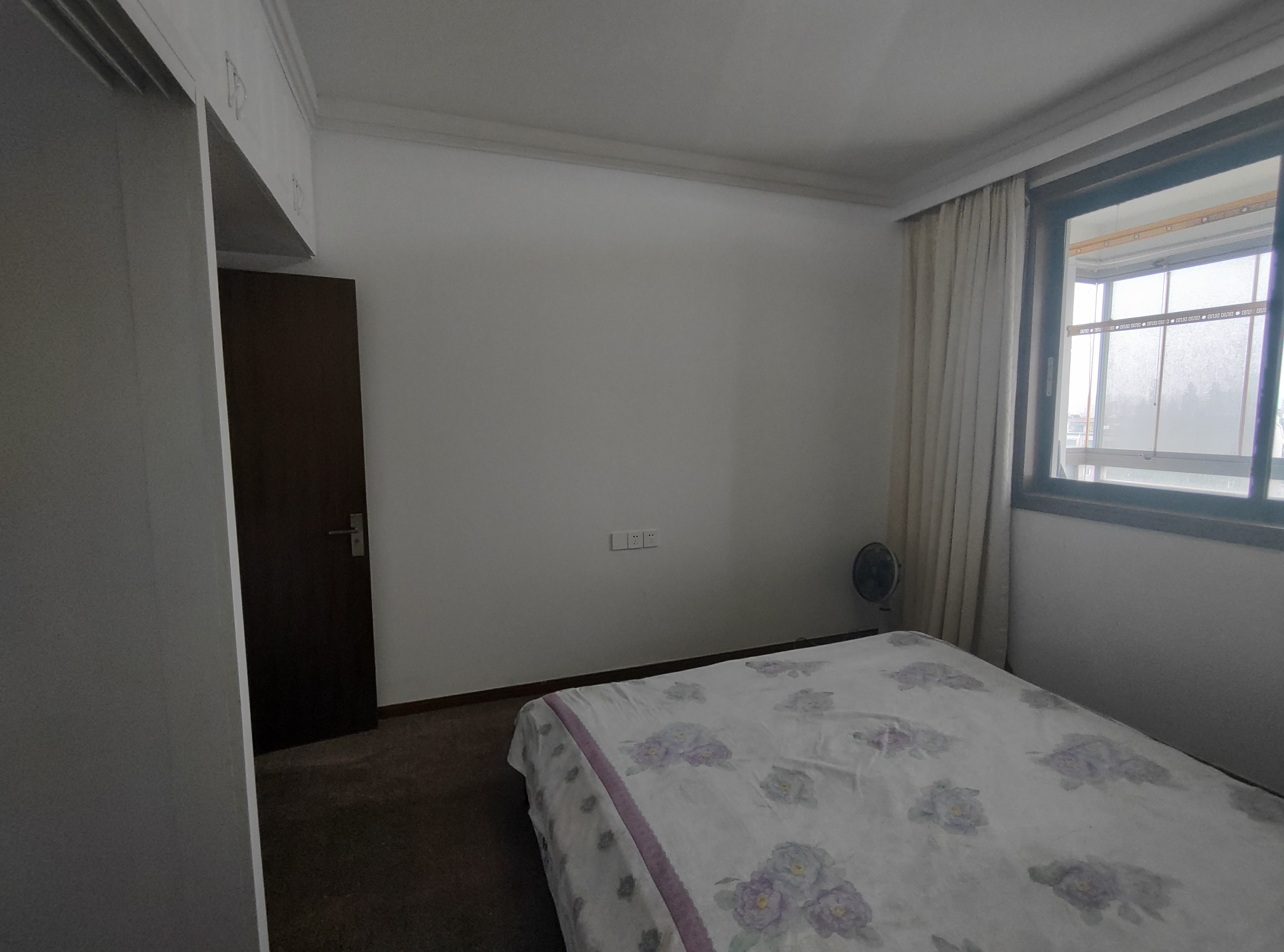 东方鑫乾大厦 3室2厅2卫 140m&sup2;