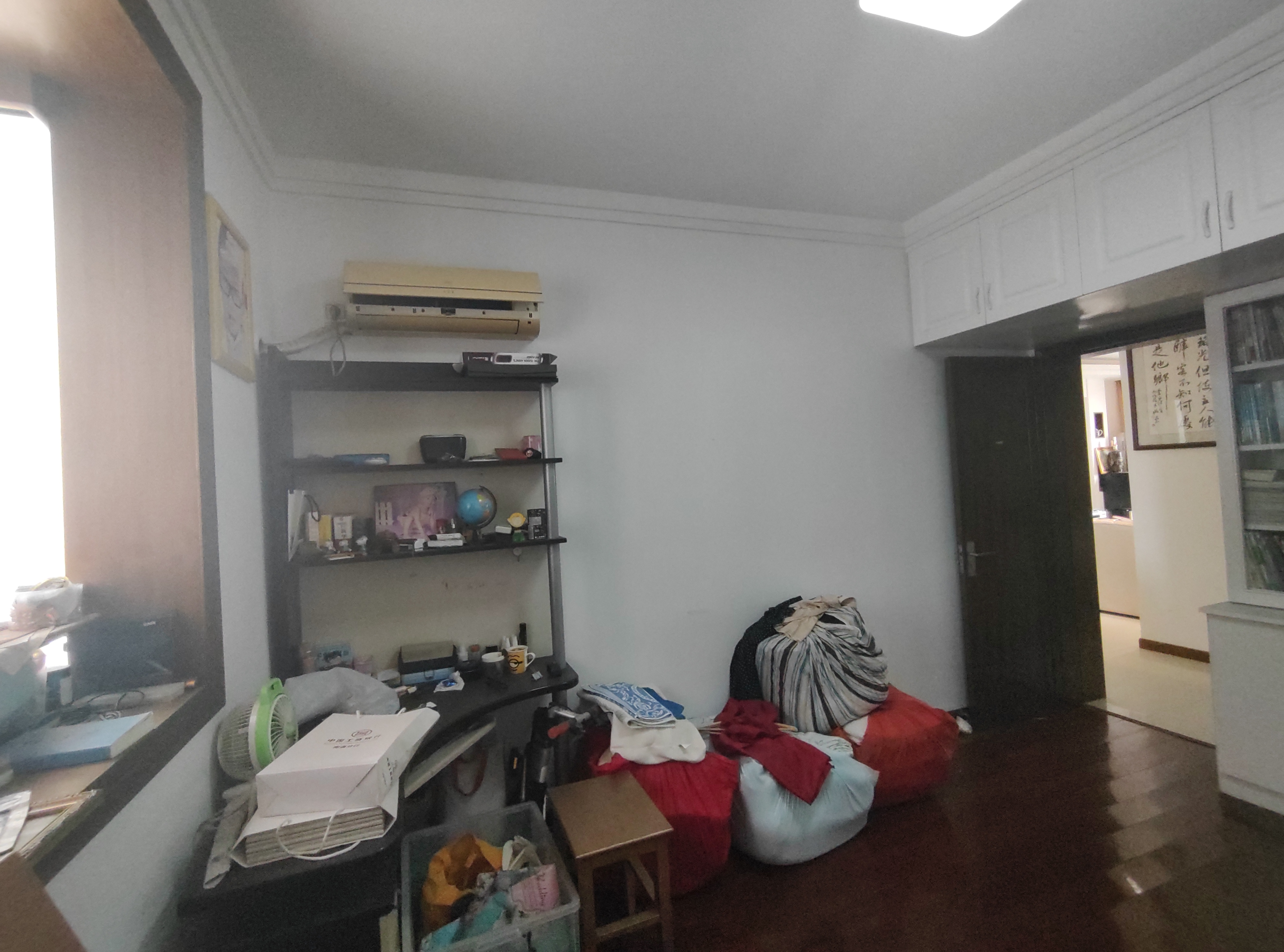 东方鑫乾大厦 3室2厅2卫 140m&sup2;
