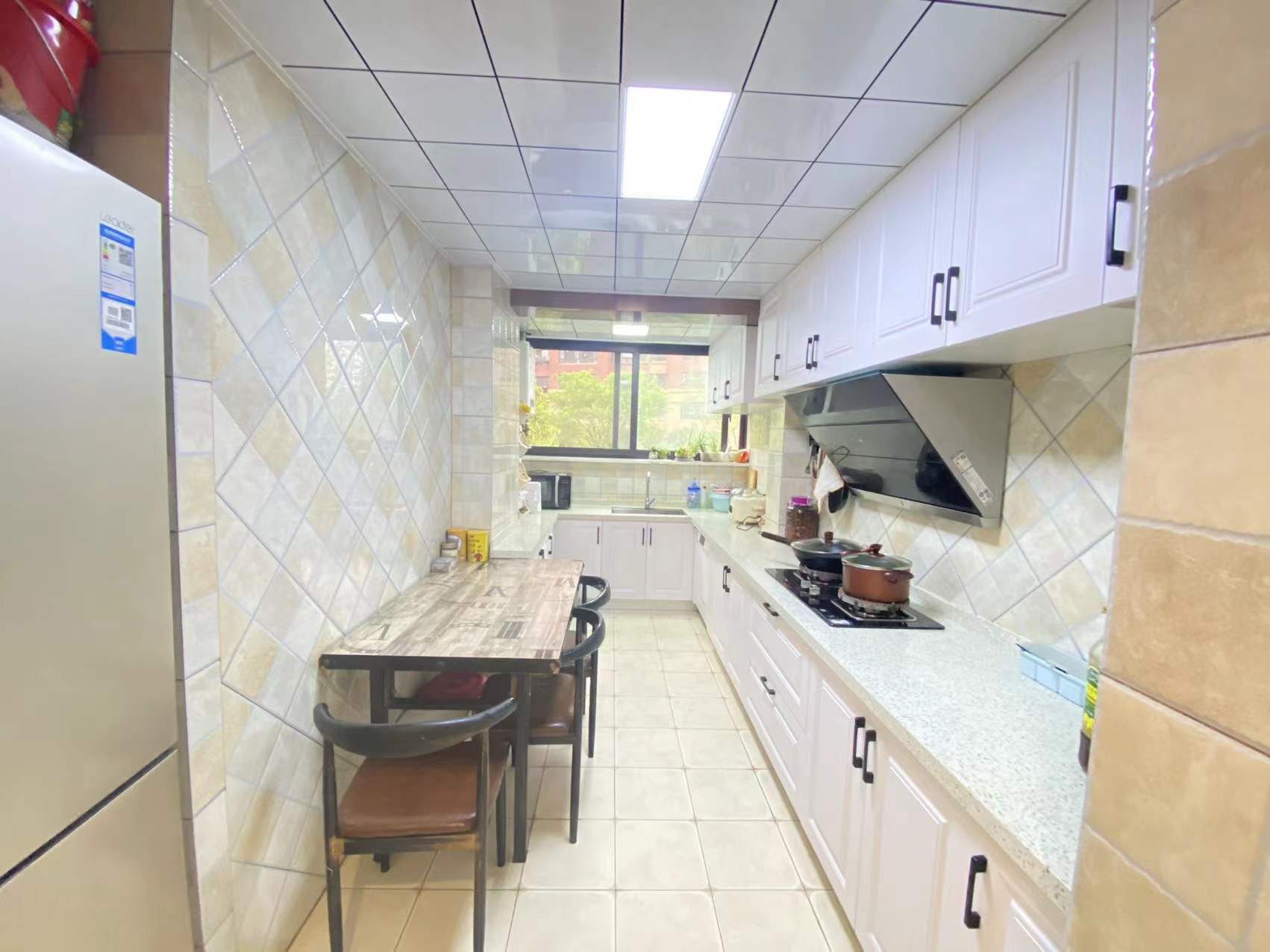 万濠星城 3室2厅1卫 127m&sup2;