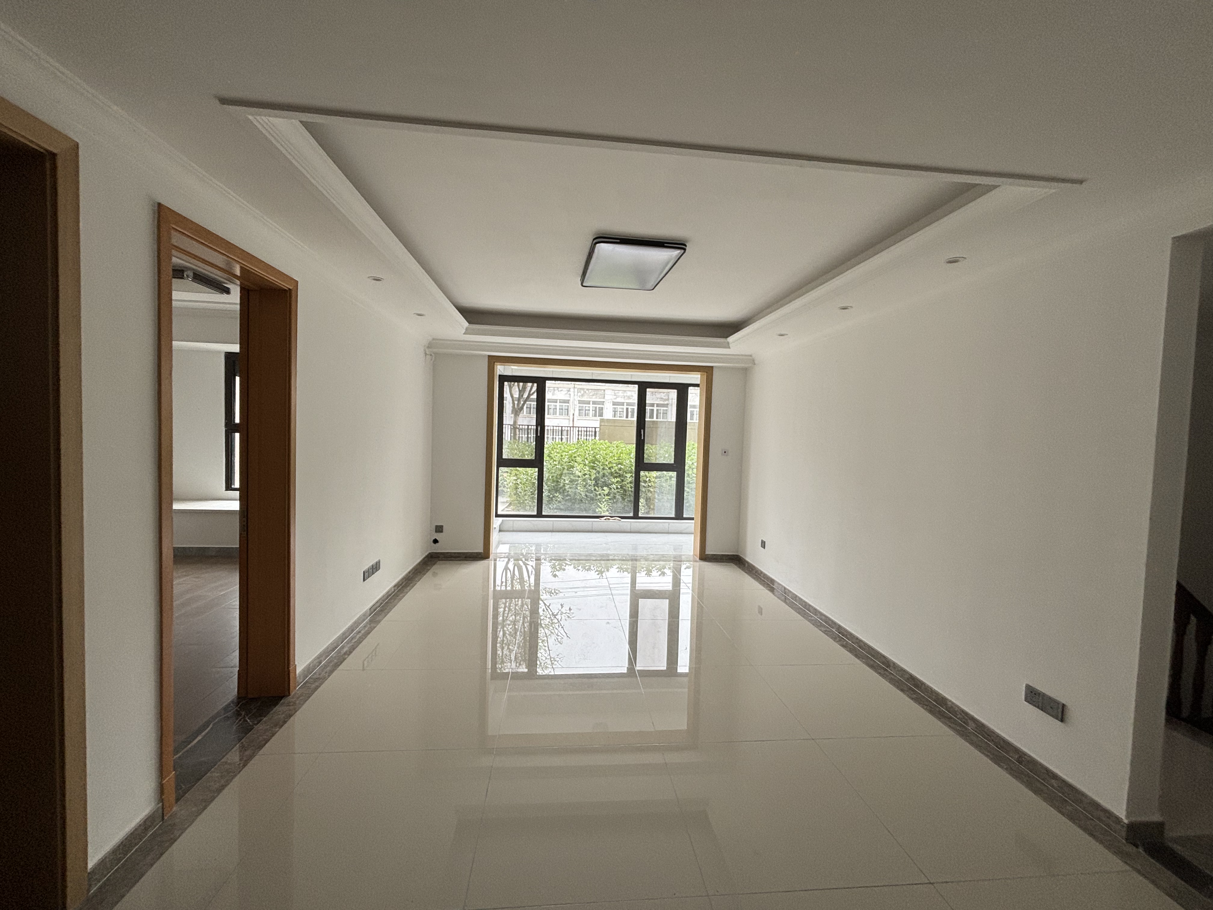 富力院士廷 3室2厅2卫 140m&sup2;