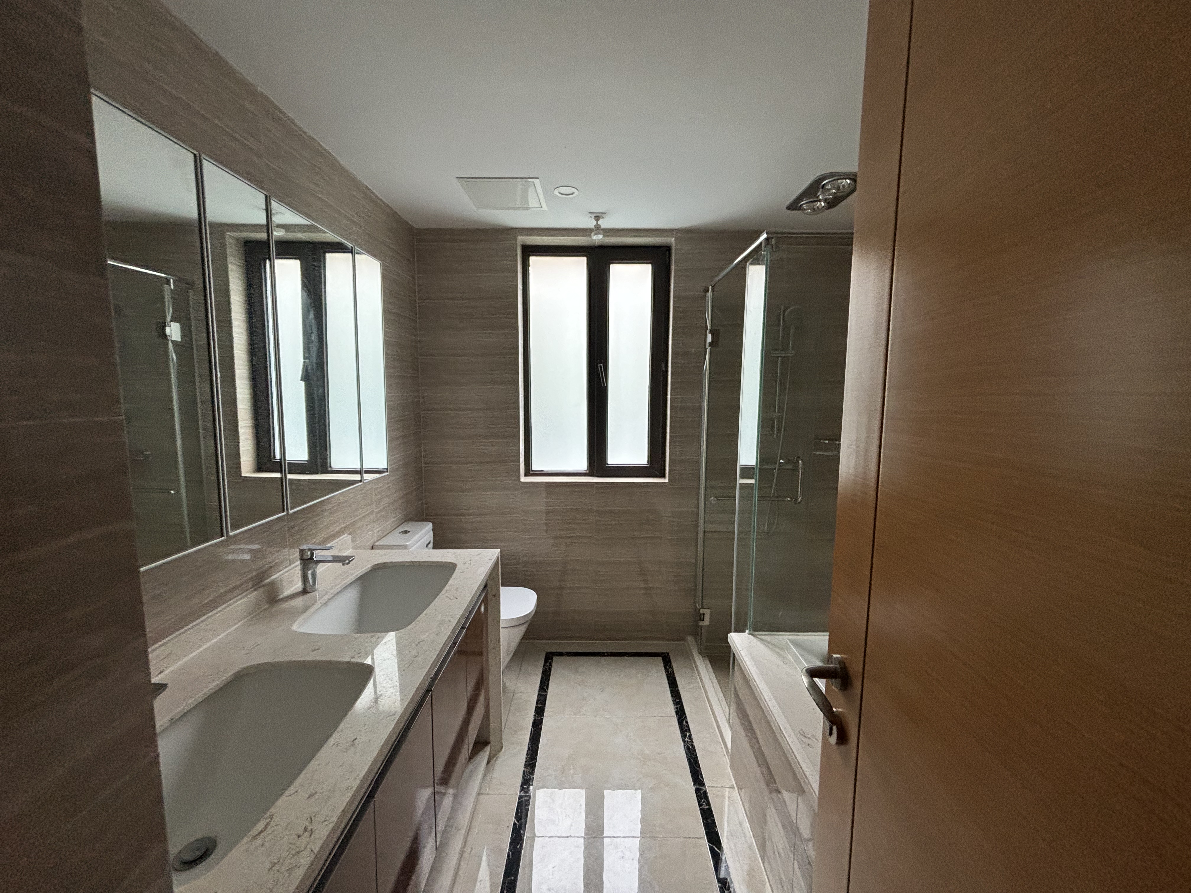 富力院士廷 3室2厅2卫 140m&sup2;