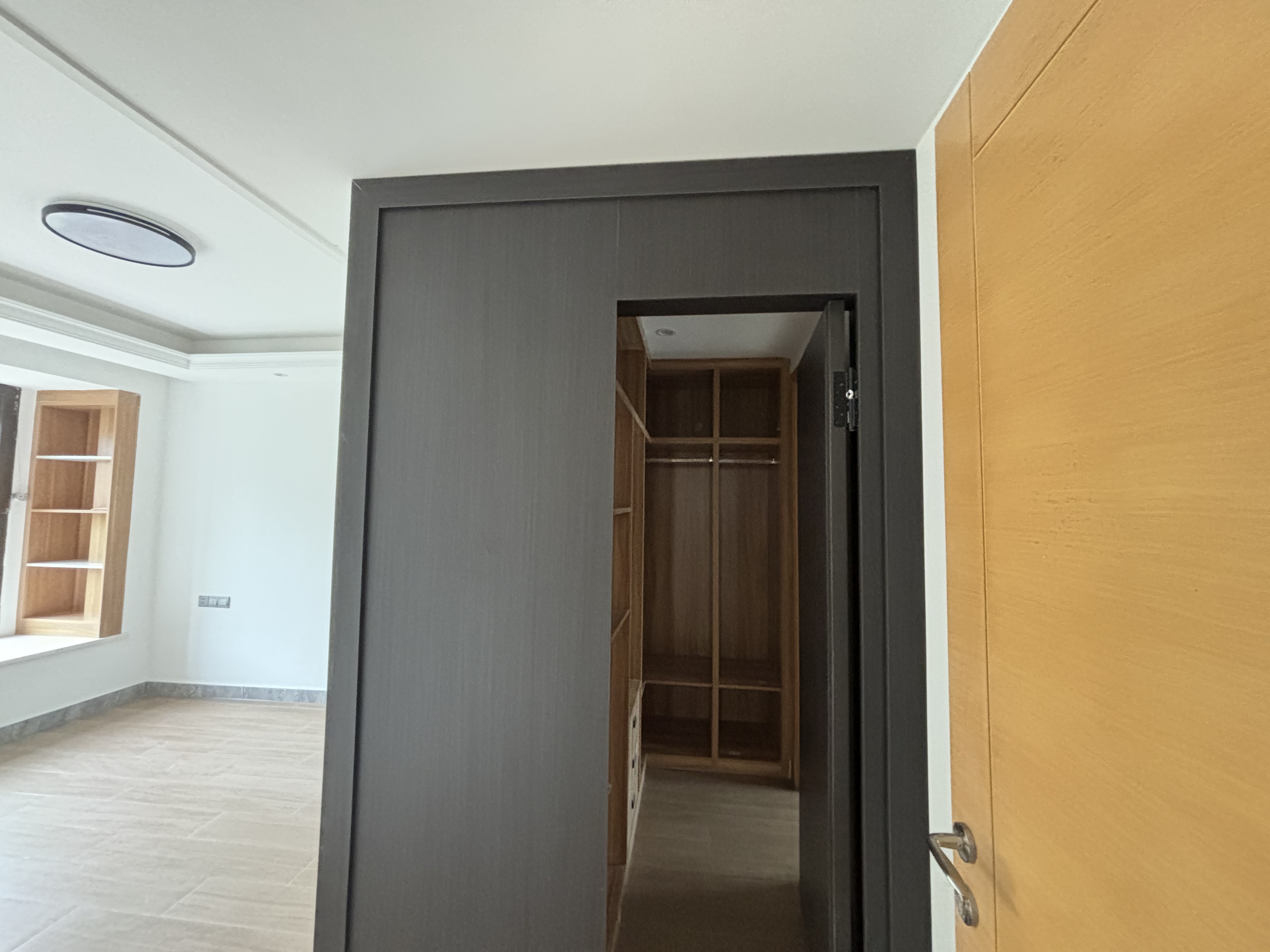 富力院士廷 3室2厅2卫 140m&sup2;