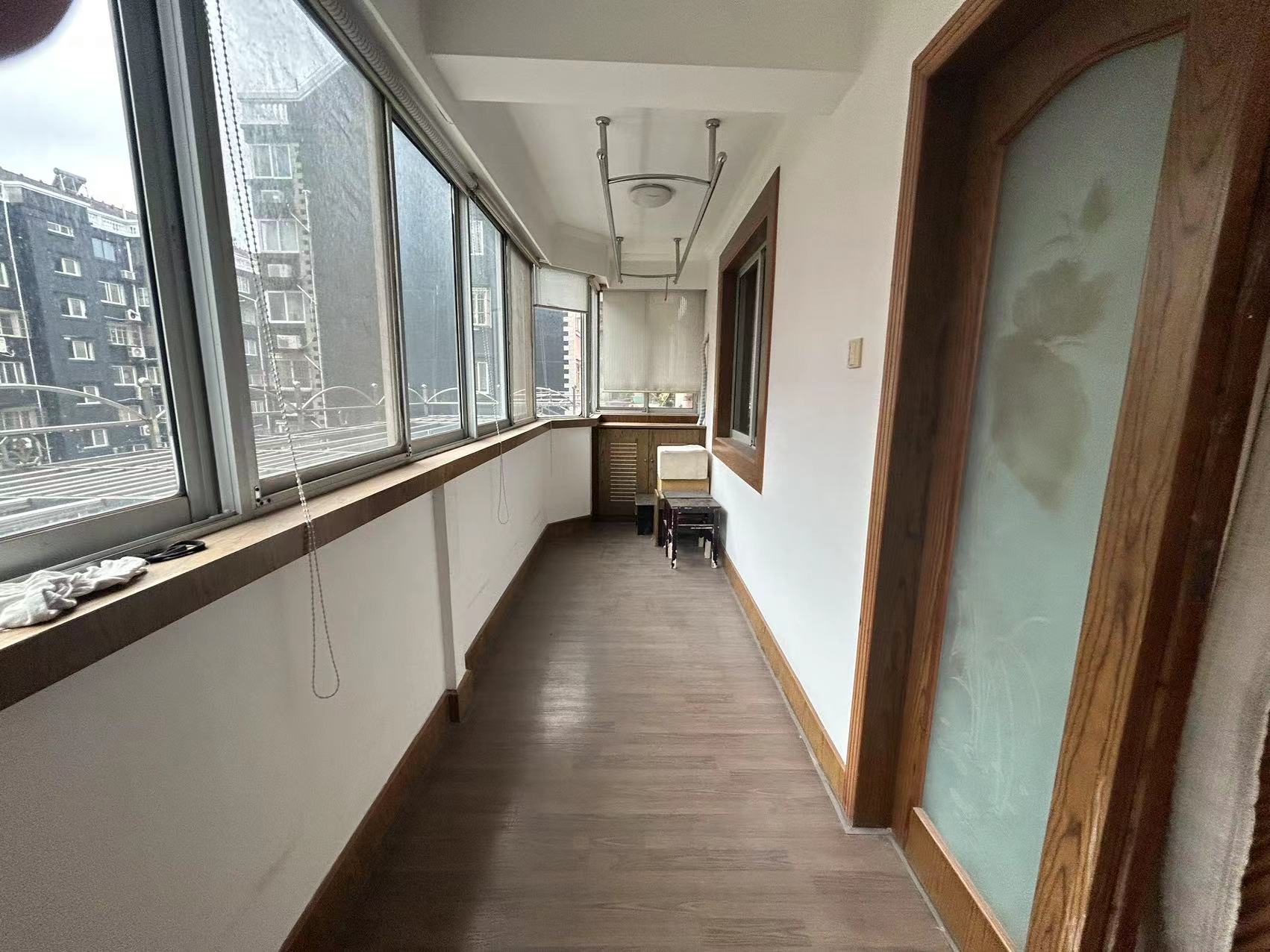 阳光花园 3室2厅1卫 131m&sup2;