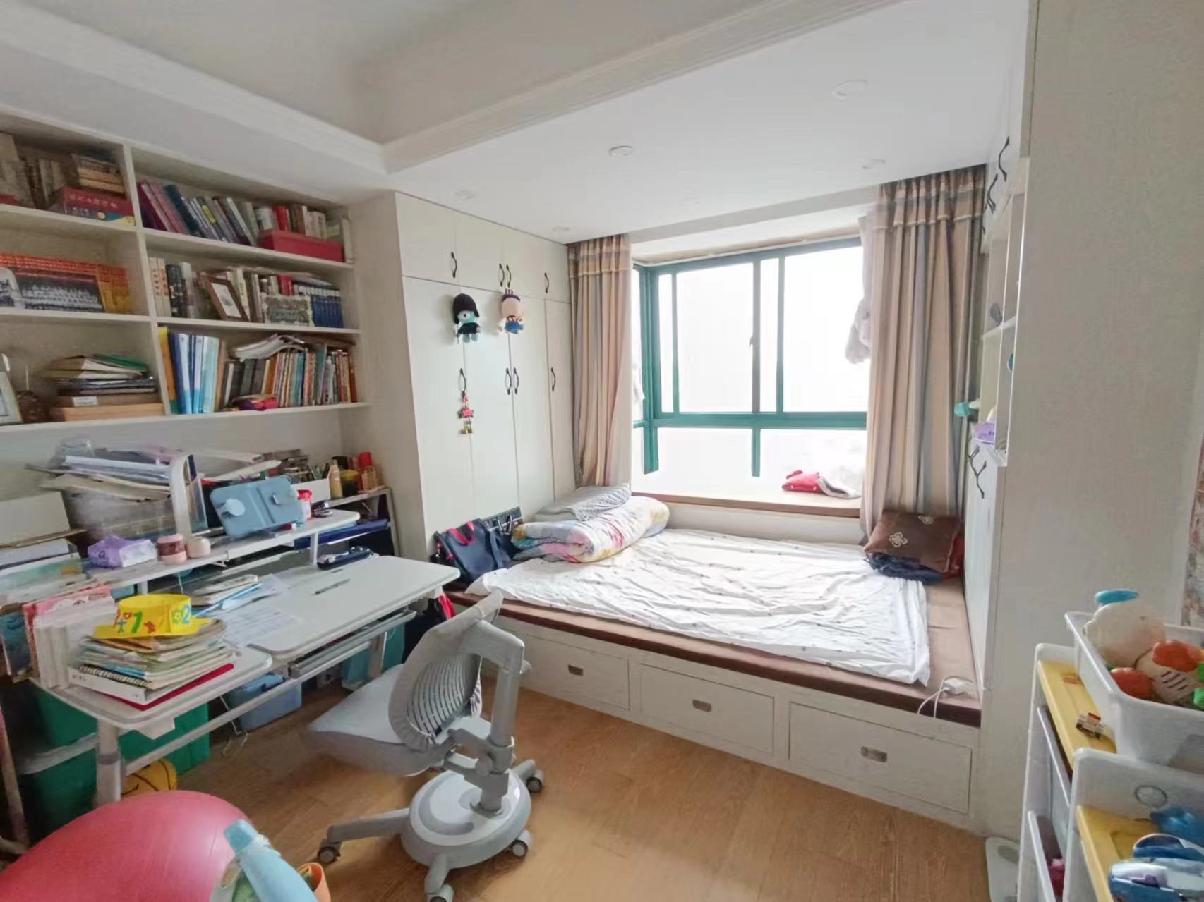 新城小区 3室2厅1卫 143.15m&sup2;