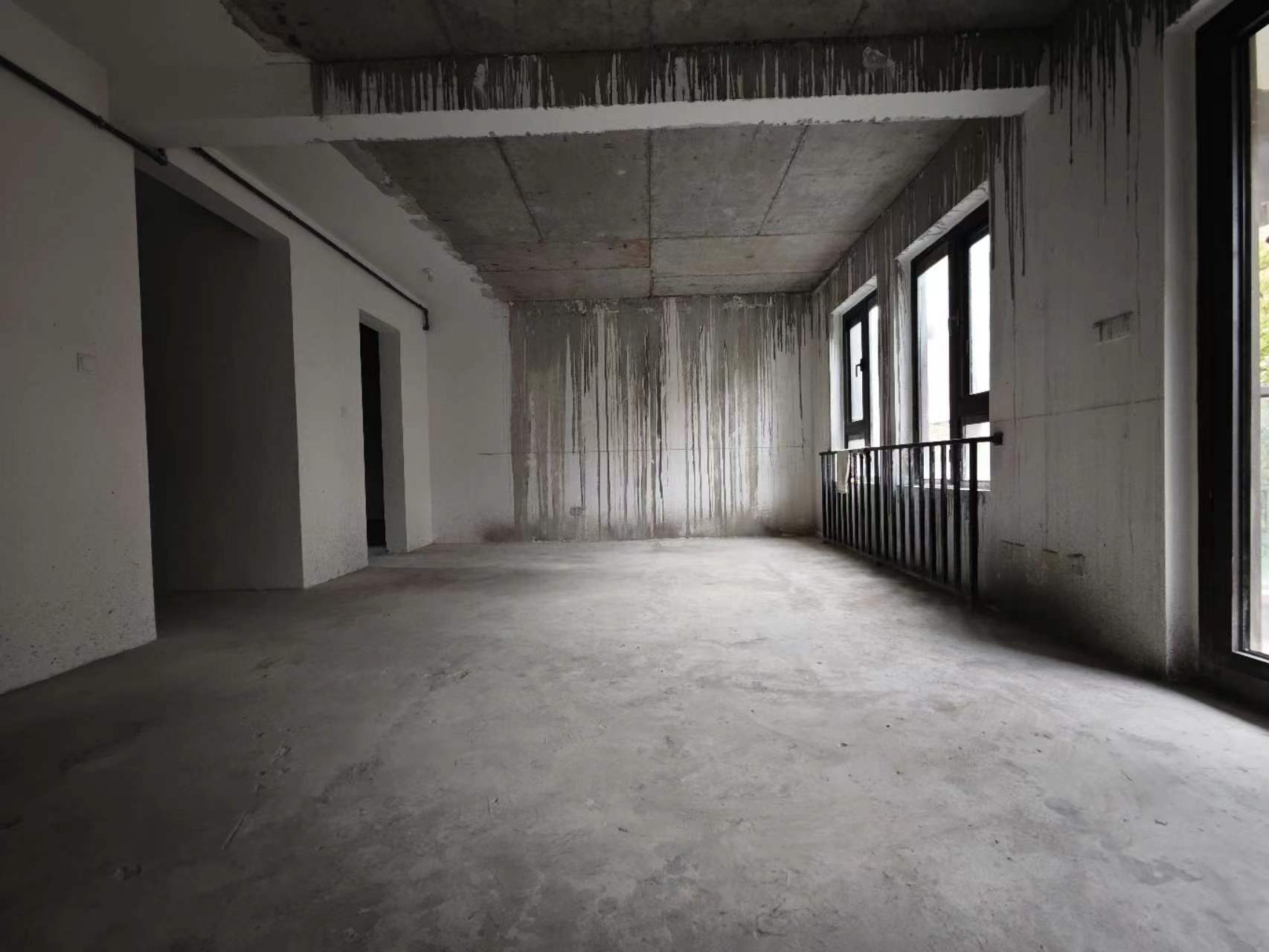云樾东方 4室2厅3卫 153m²